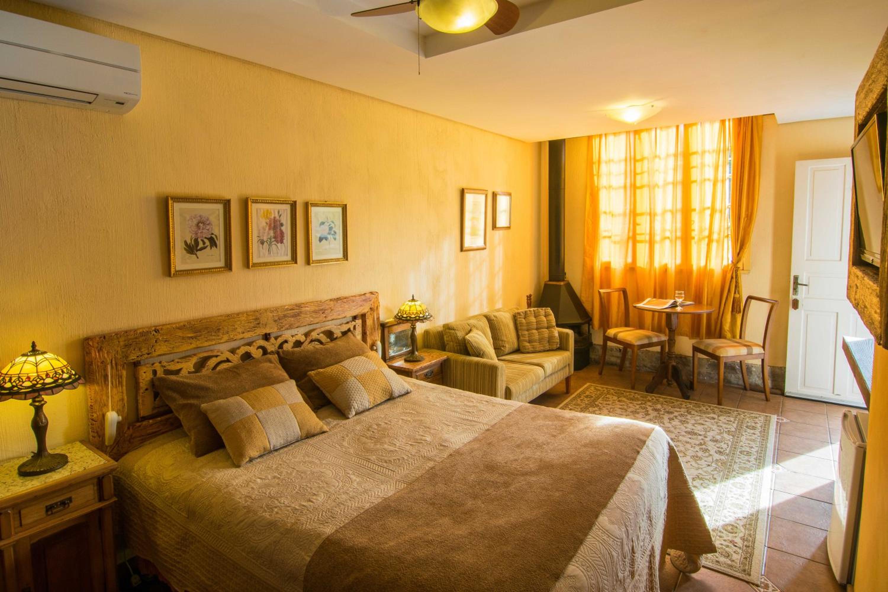Deluxe Suite with Spa Bath photo 1