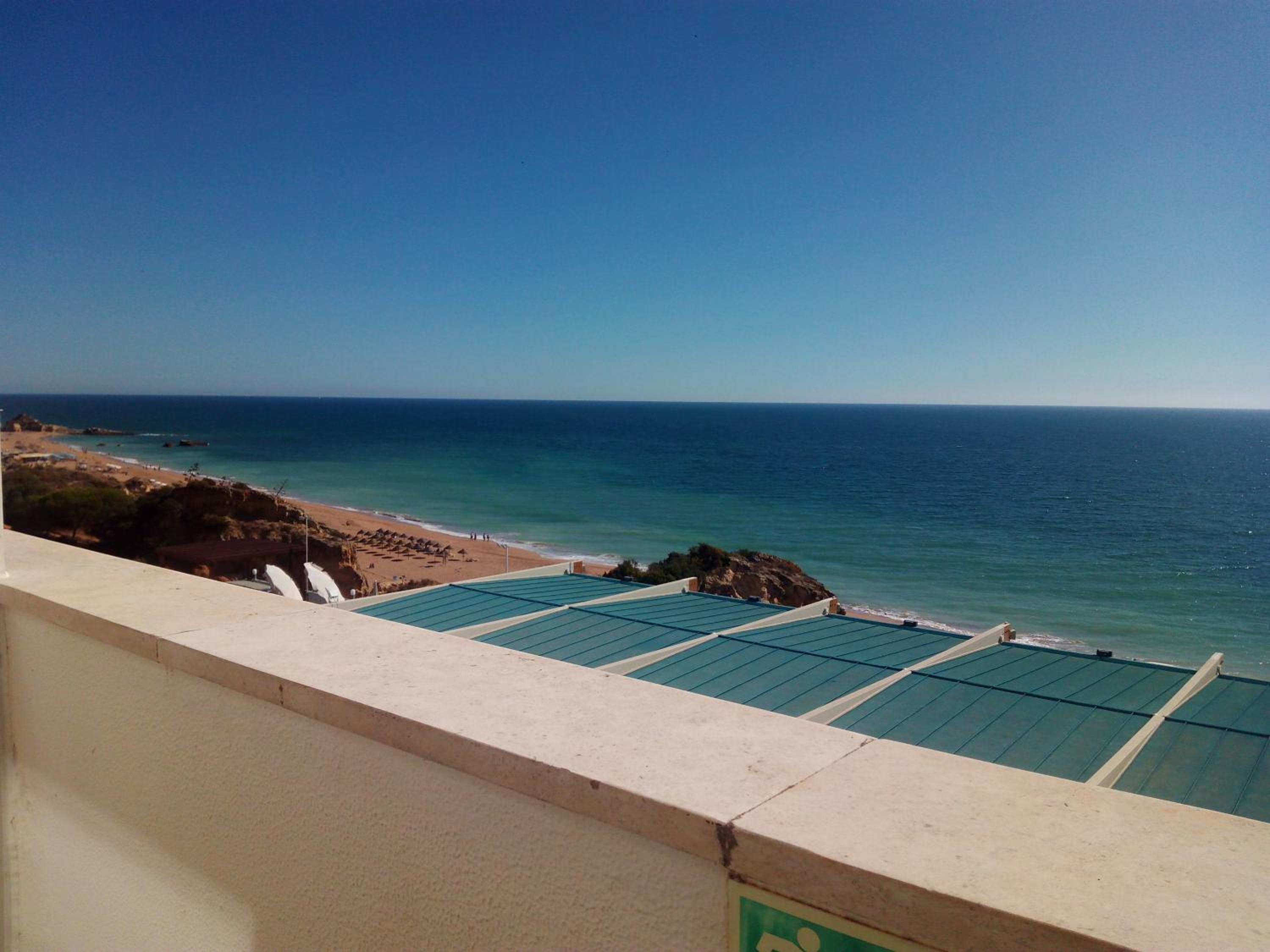 Superior Twin Room with Sea View - Photo 3