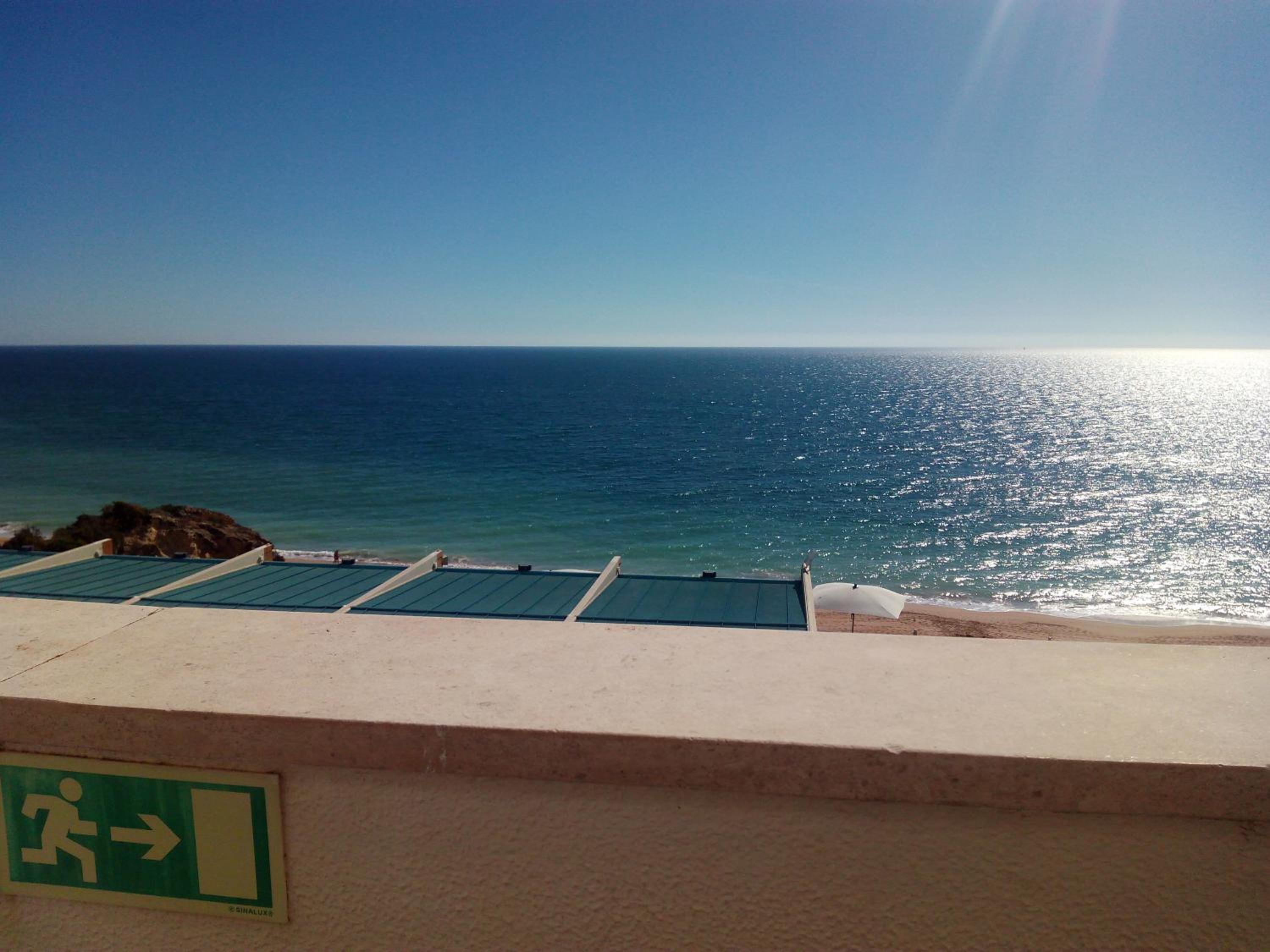 Superior Twin Room with Sea View - Photo 6