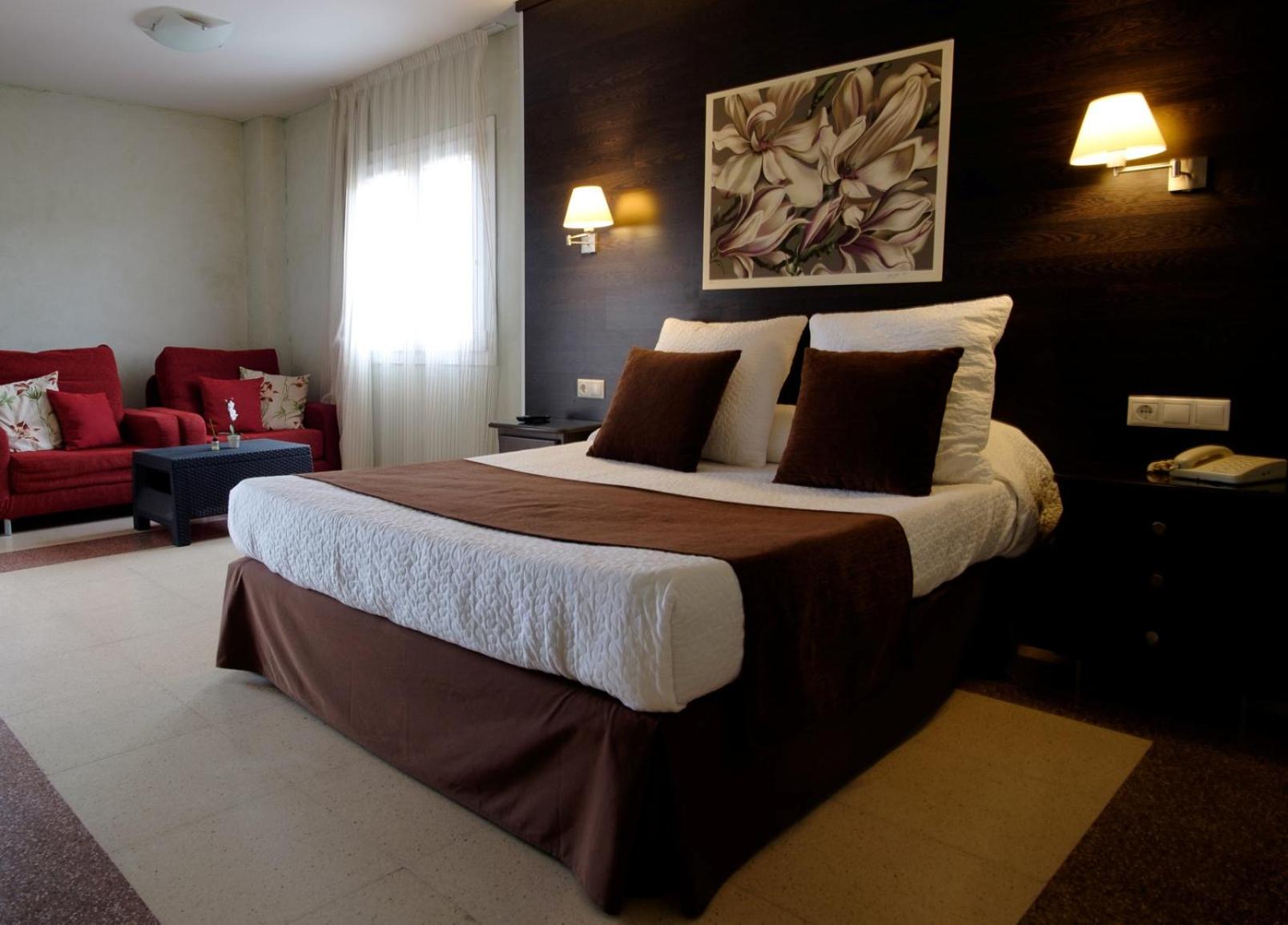 Superior Double or Twin Room (2 Adults + 2 Children) photo 3