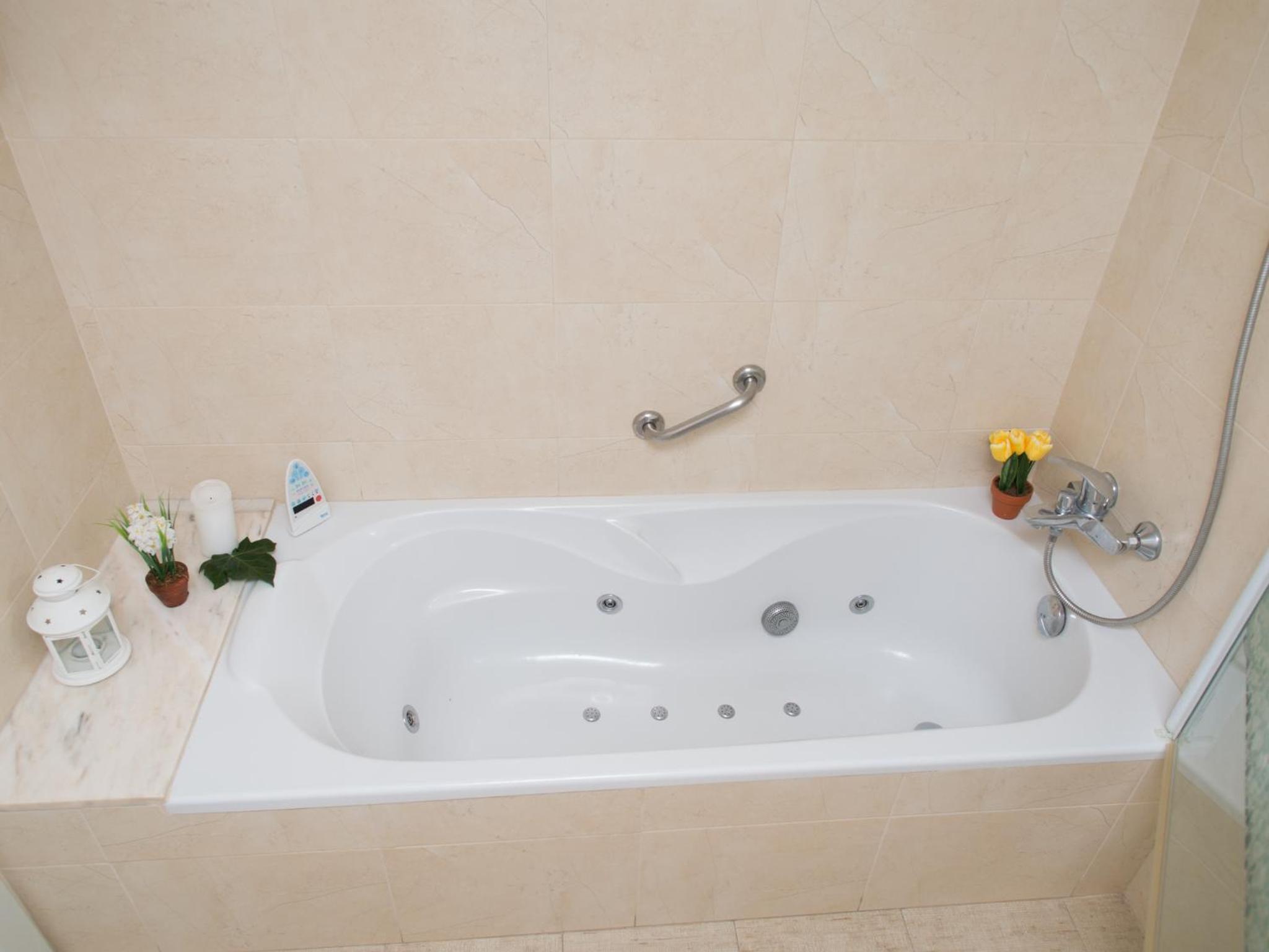 Superior Double or Twin Room (2 Adults + 2 Children) photo 2
