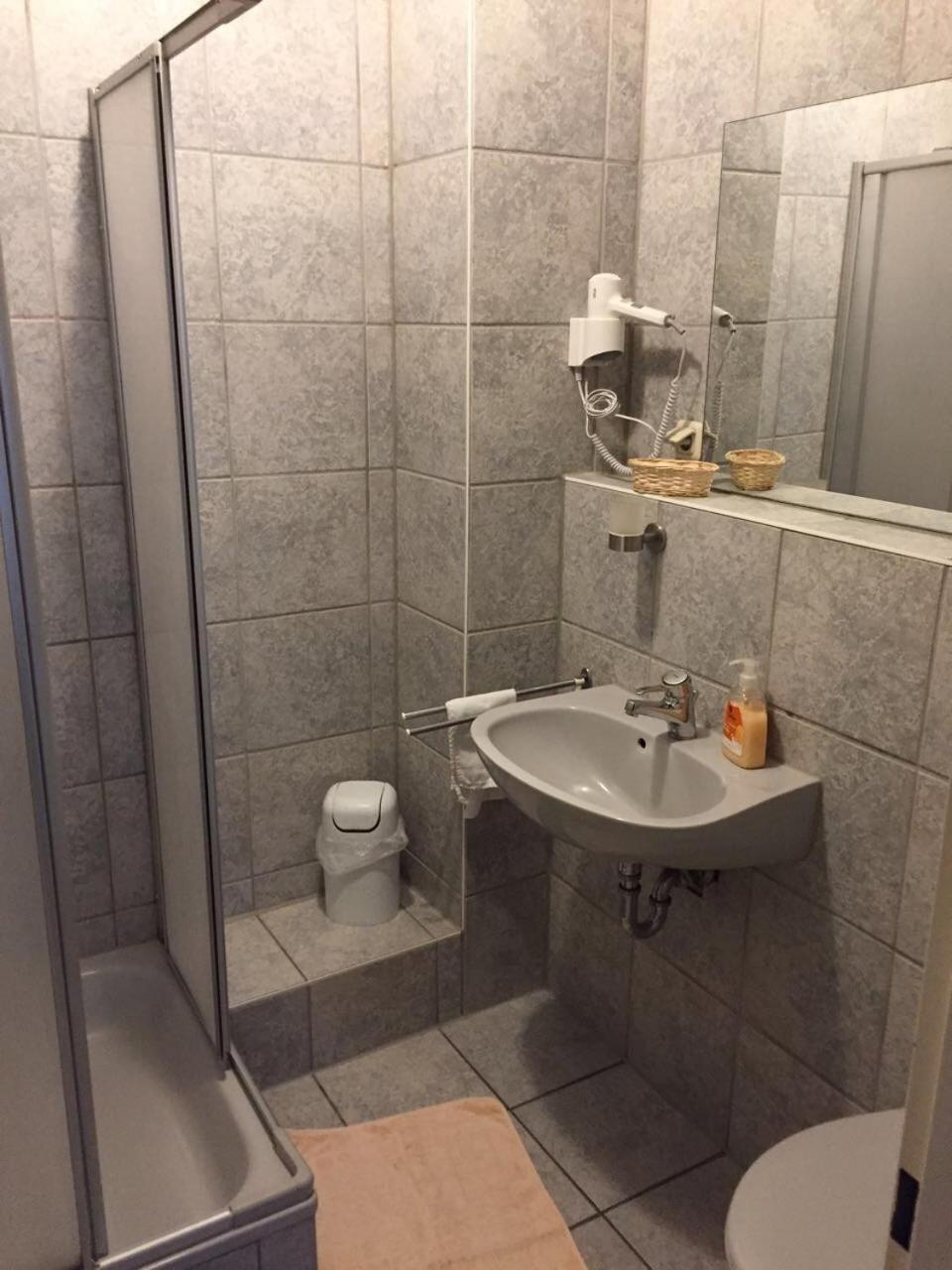 Double Room - Photo 2