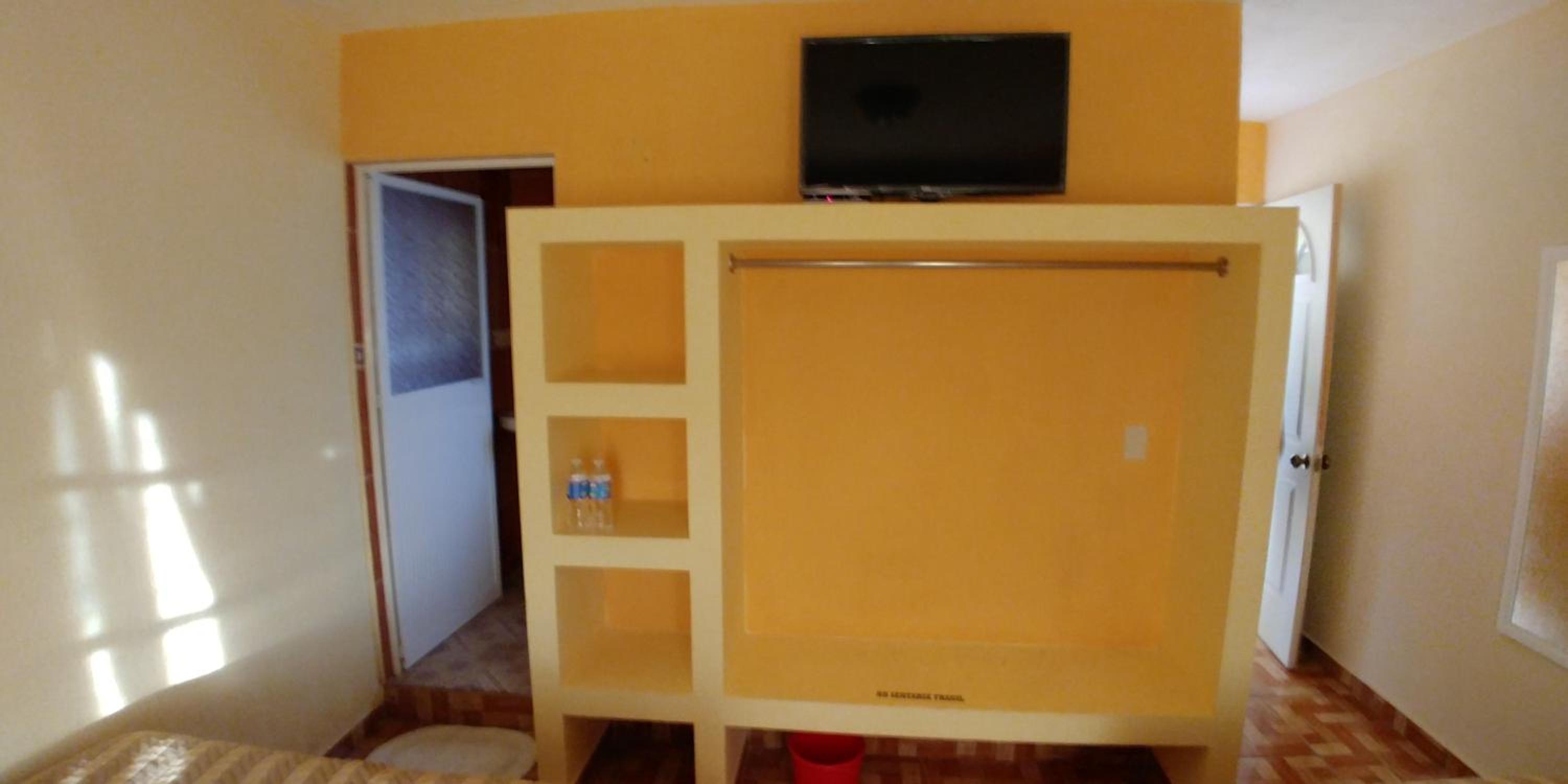 Twin Room - Photo 3