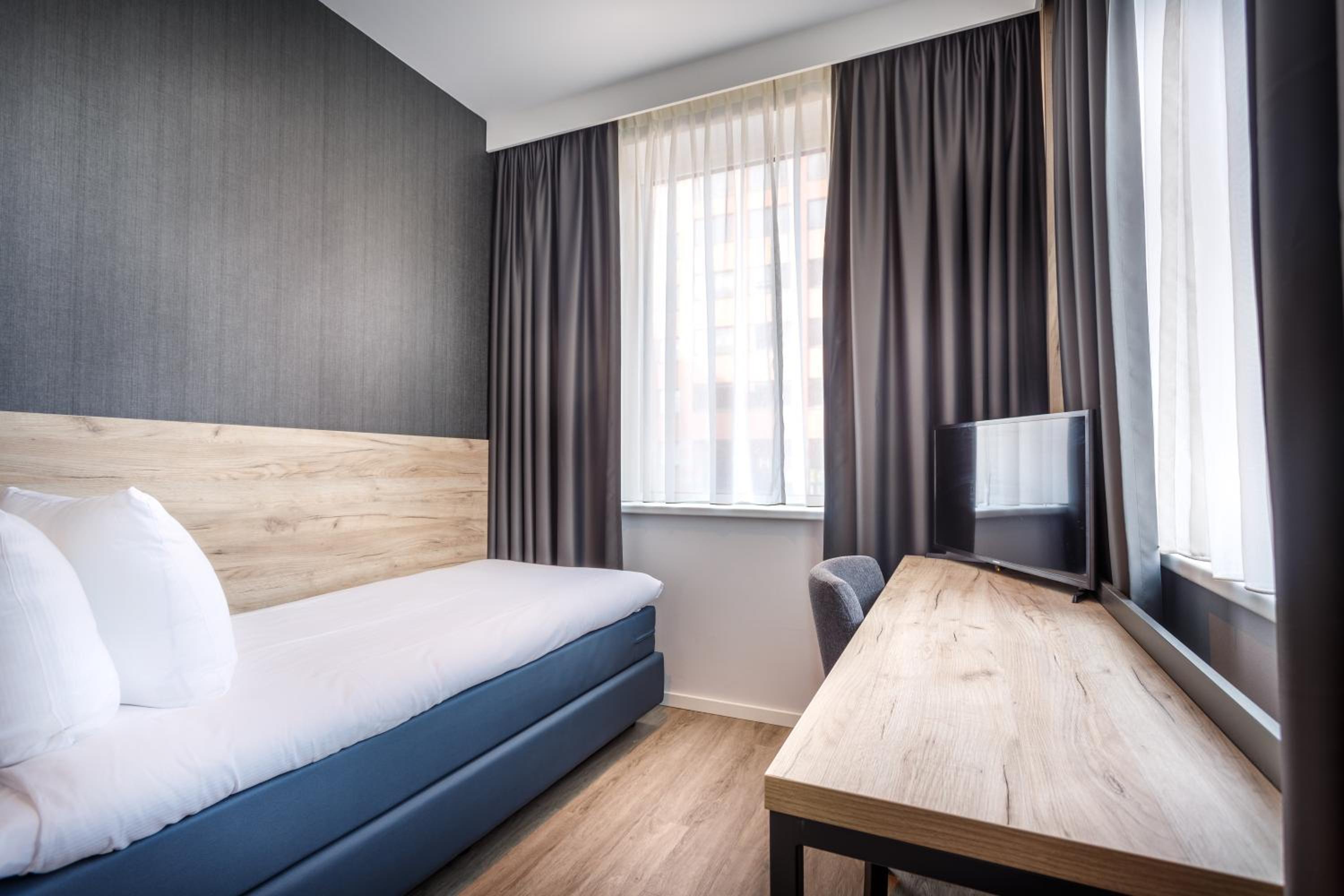 Joy Hotel — photo 87