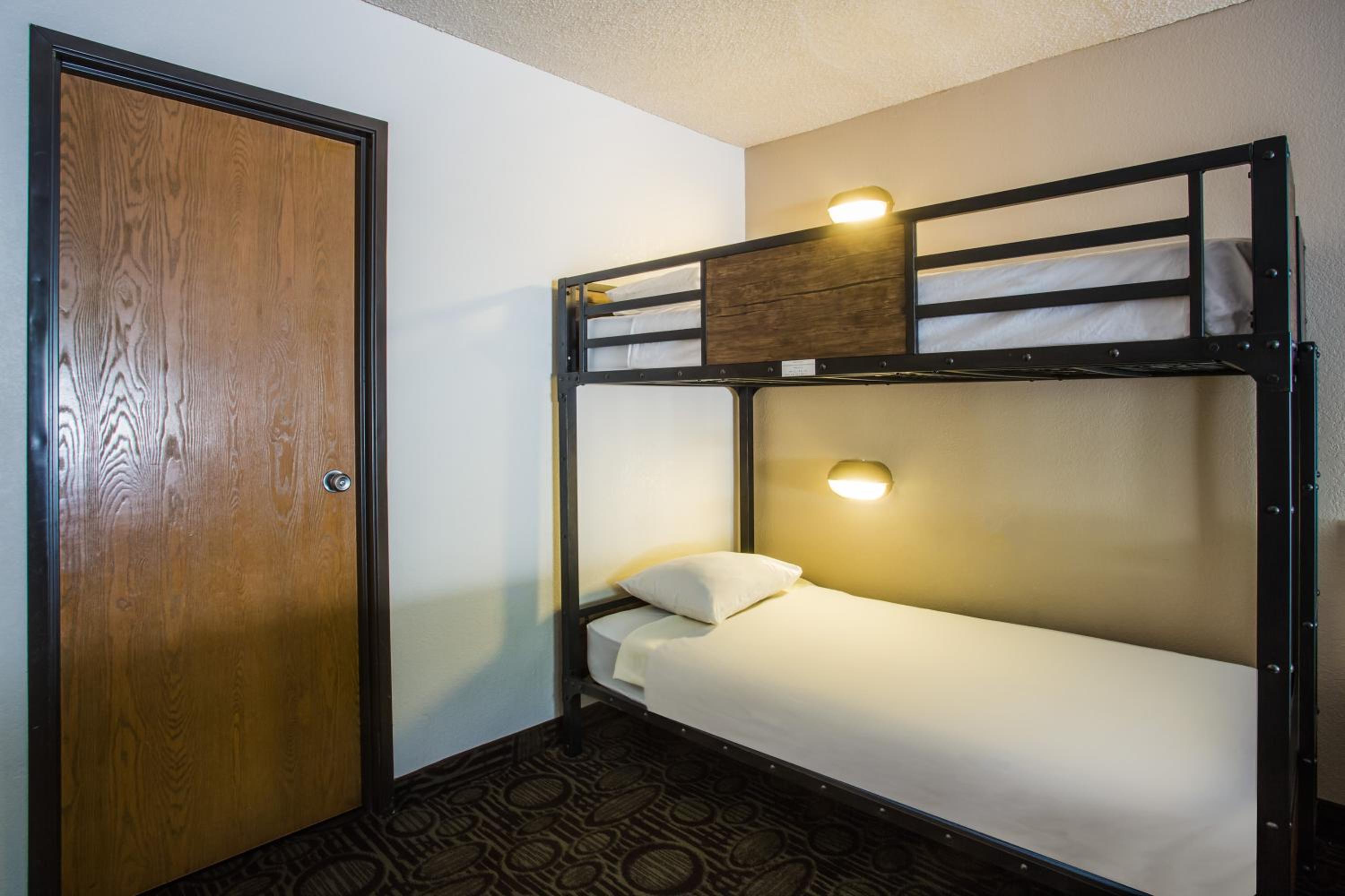 Studio Suite with Two Queen Beds and Bunk Bed - Non-Smoking - Photo 5
