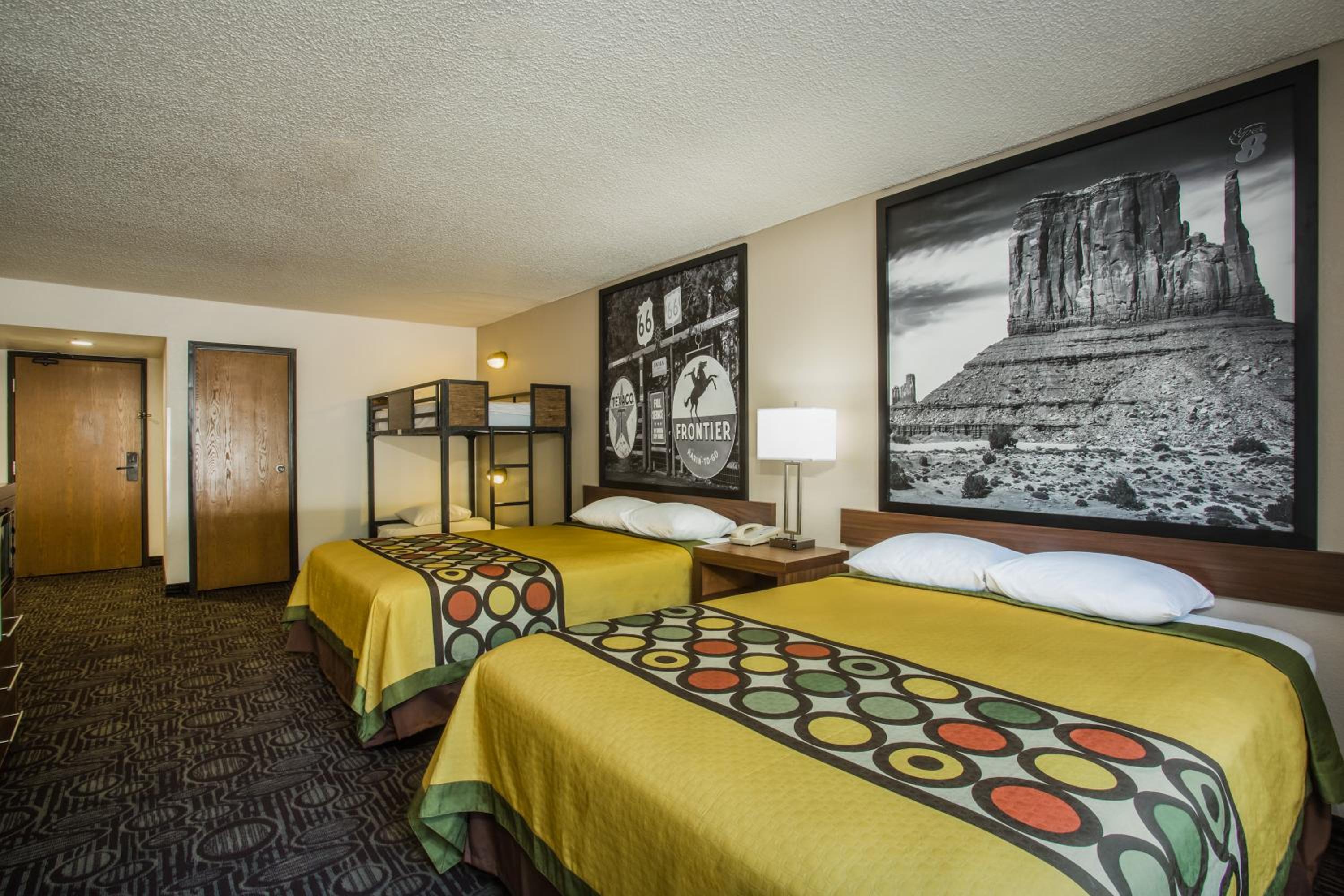 Studio Suite with Two Queen Beds and Bunk Bed - Non-Smoking - Photo 4
