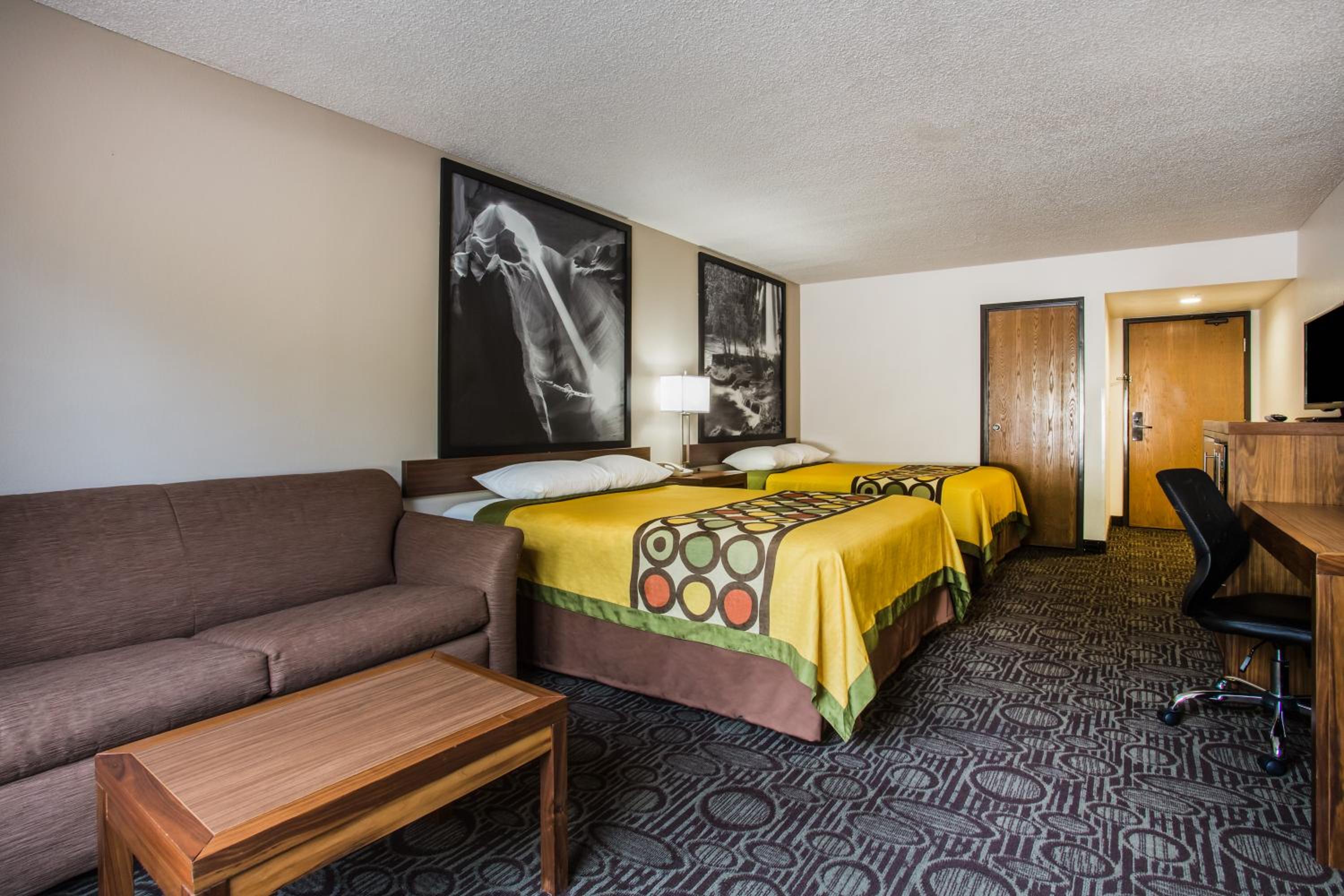 Studio Suite with Two Queen Beds - Non-Smoking - Photo 5