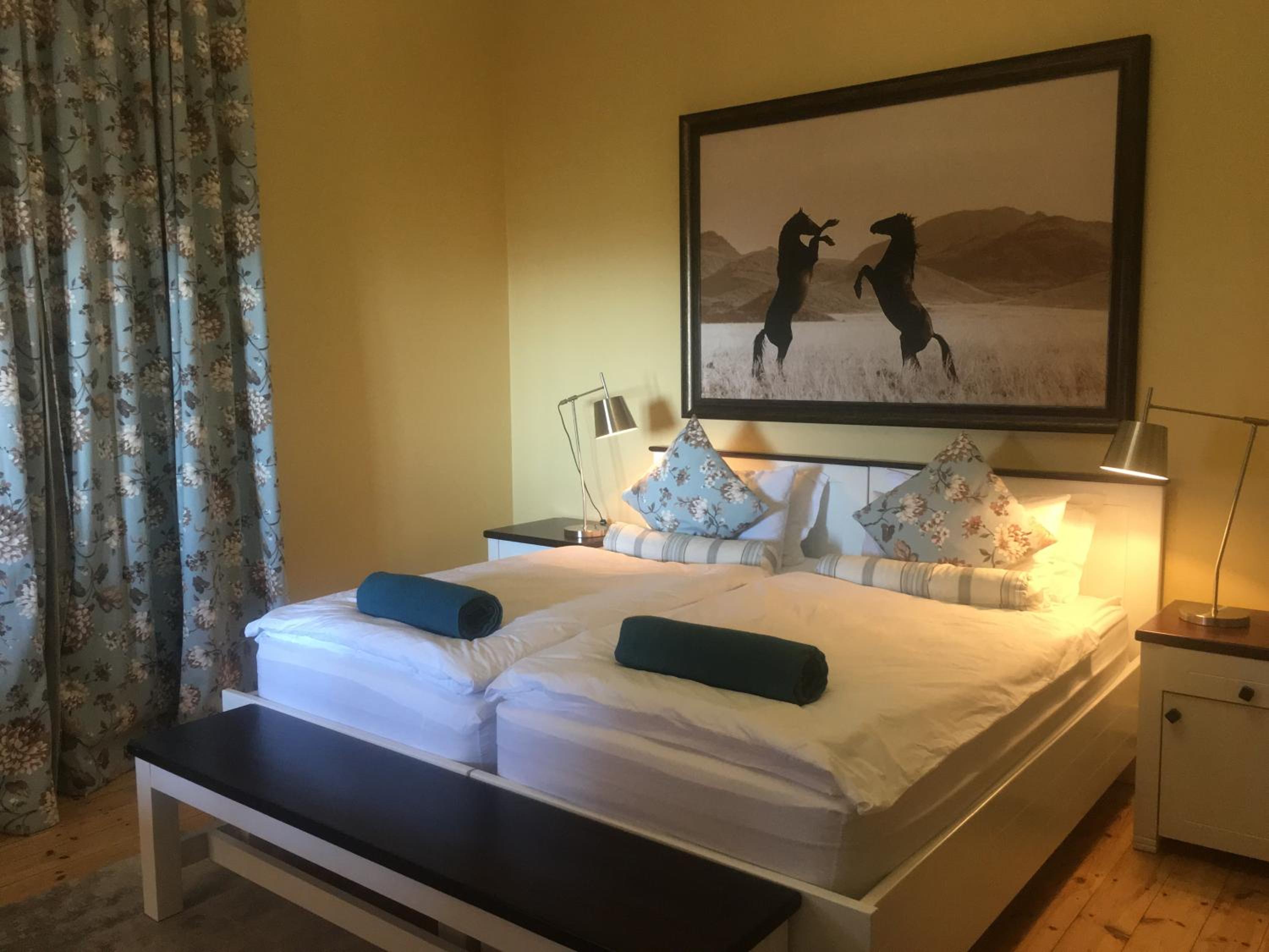 Twin Room with Private Bathroom photo 3