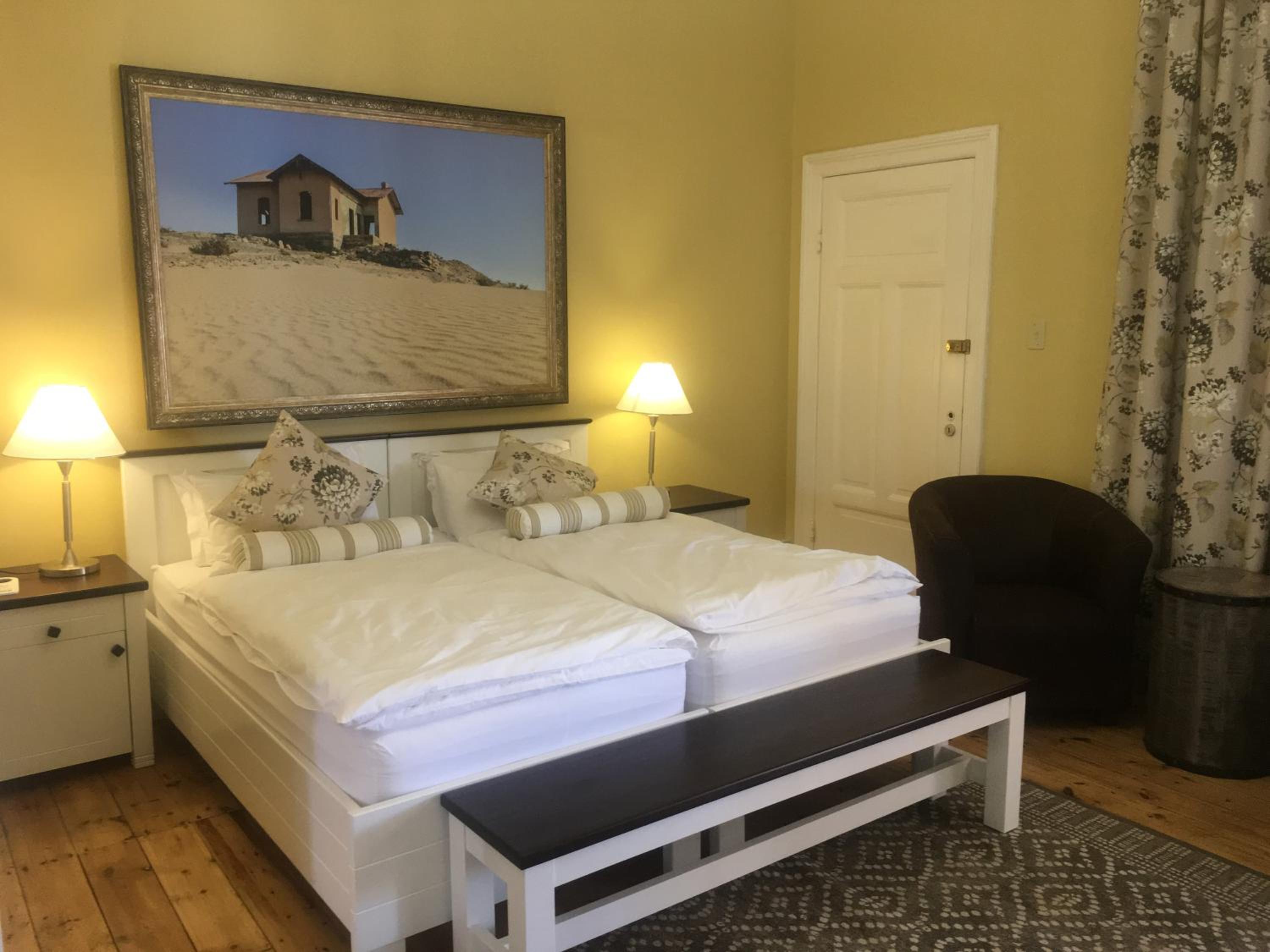Double Room with Private Bathroom photo 1