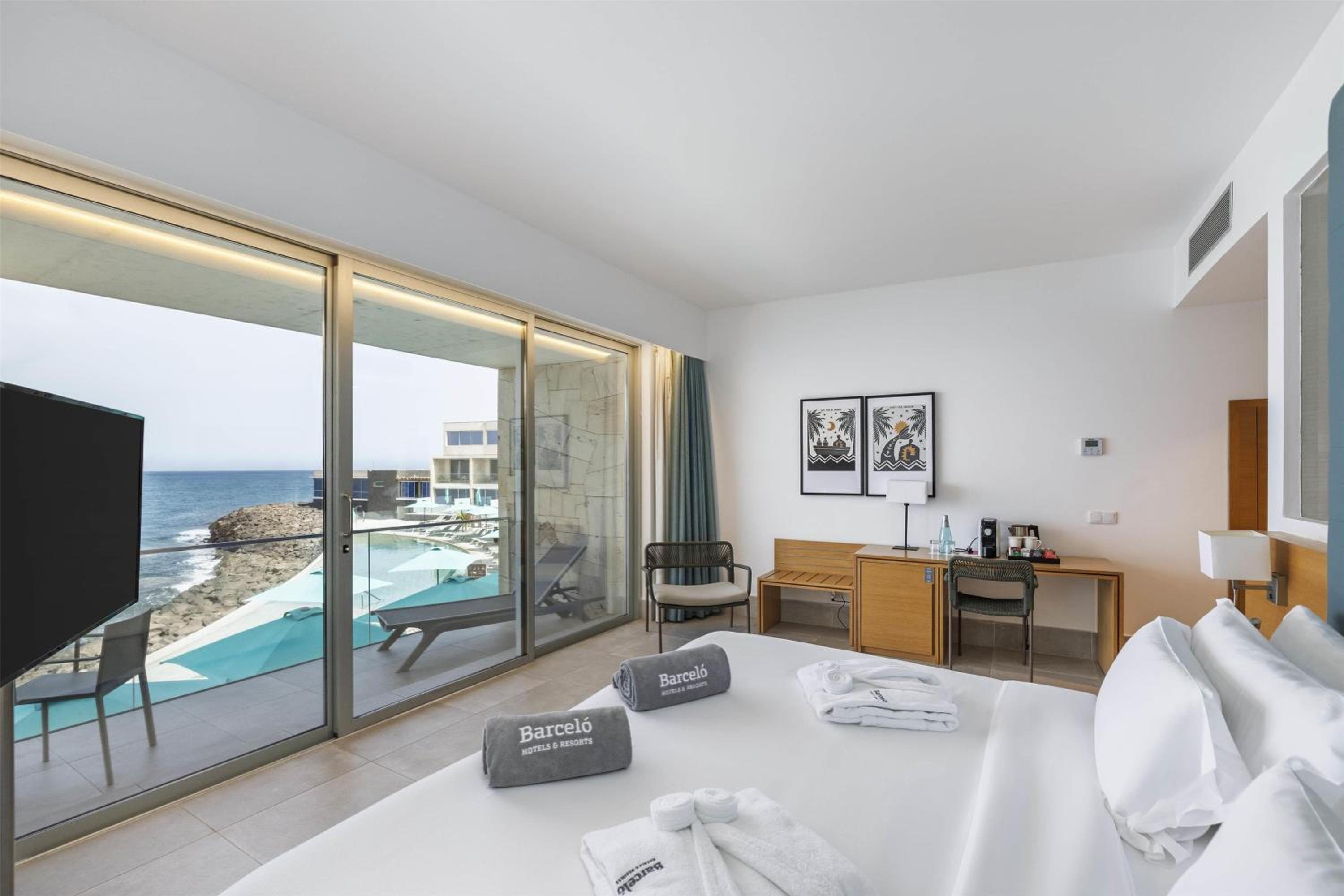 Deluxe Sea View with Terrace