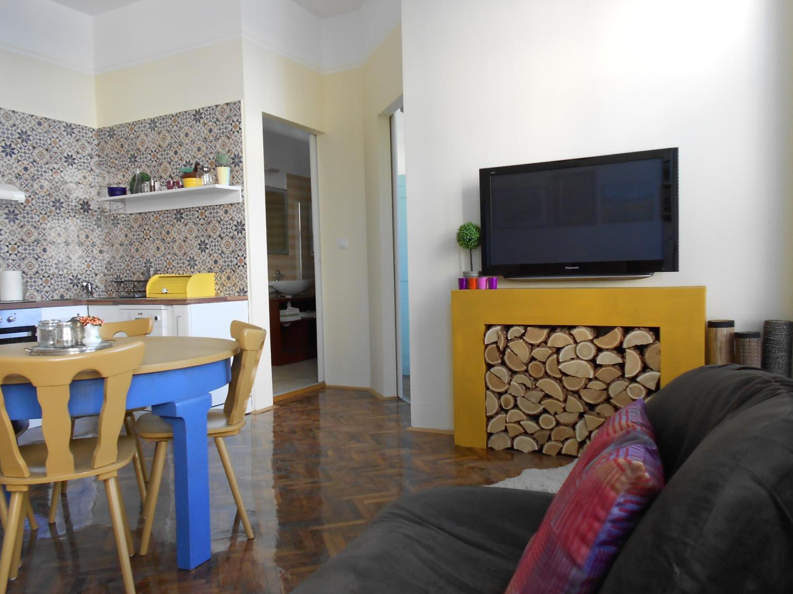 Apartment with Balcony photo 3