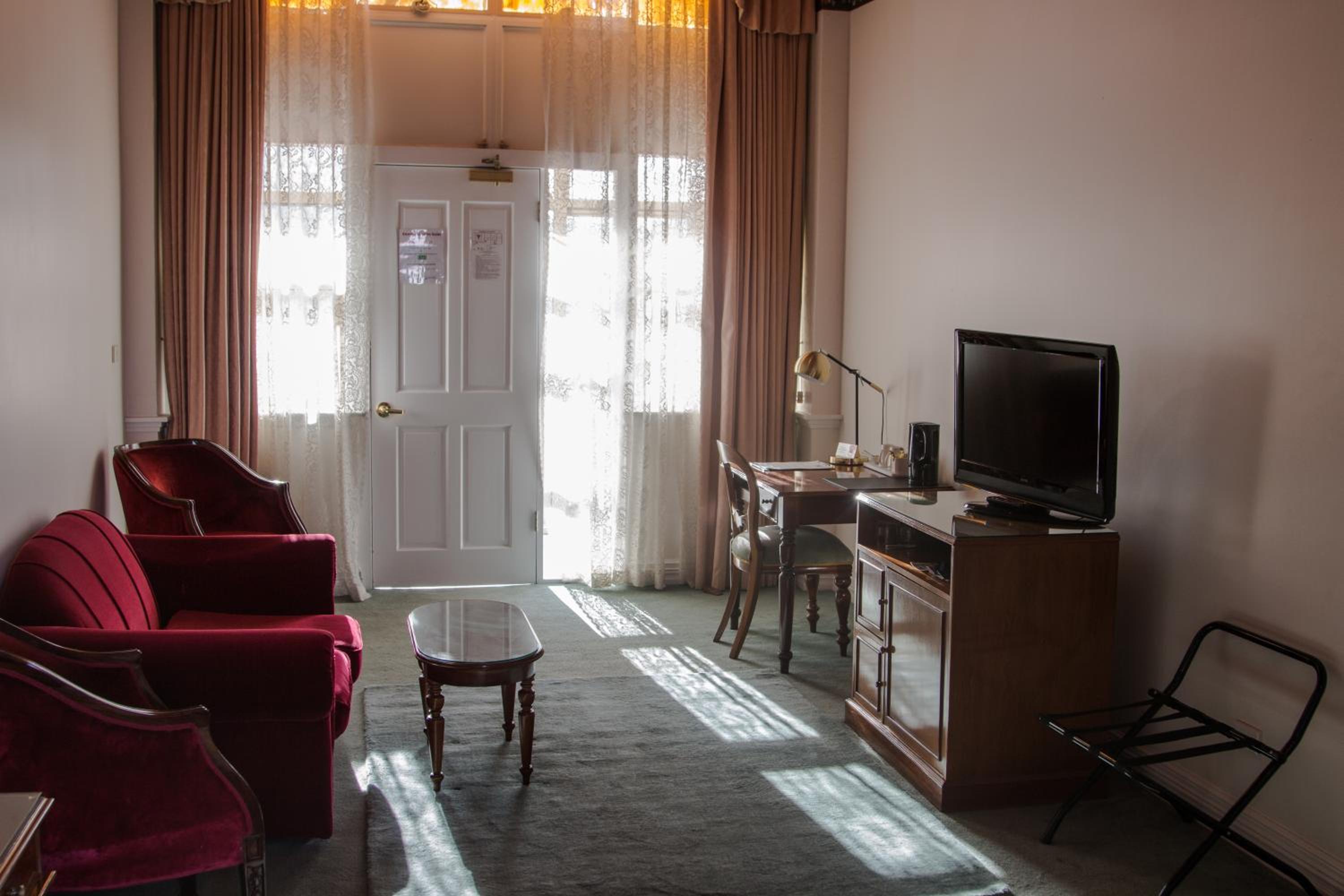 Queen Heritage Twin Room
