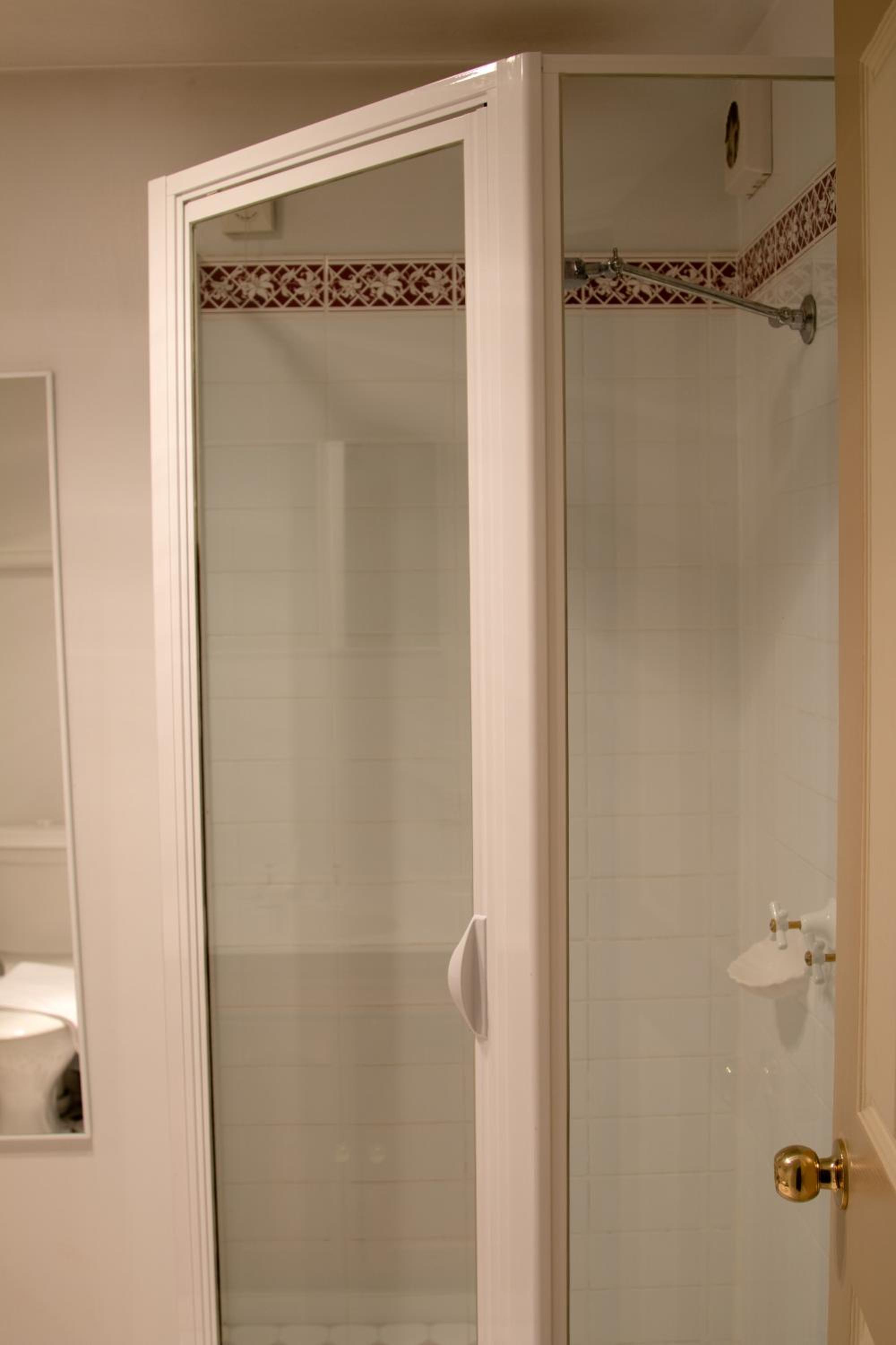 Queen Heritage Twin Room