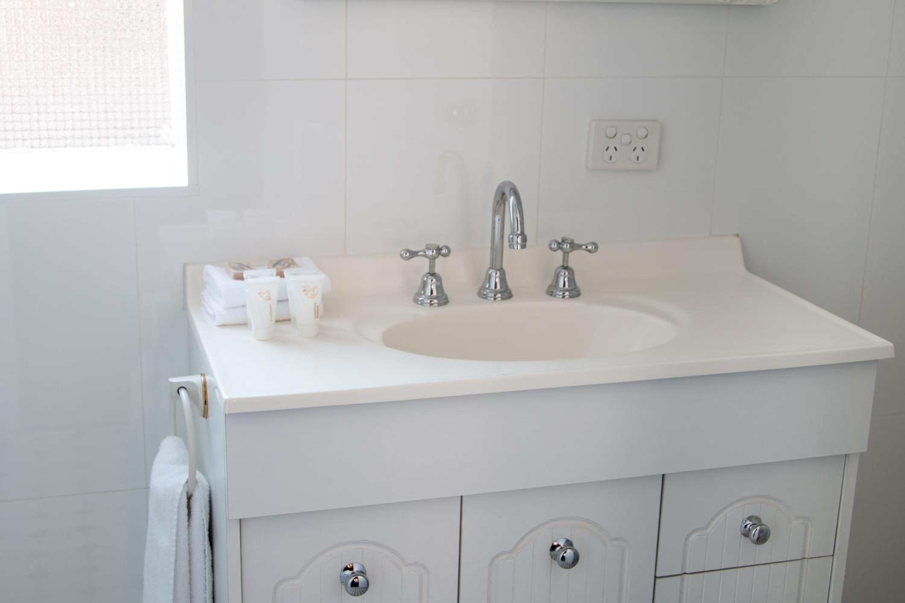 Queen Heritage Twin Room