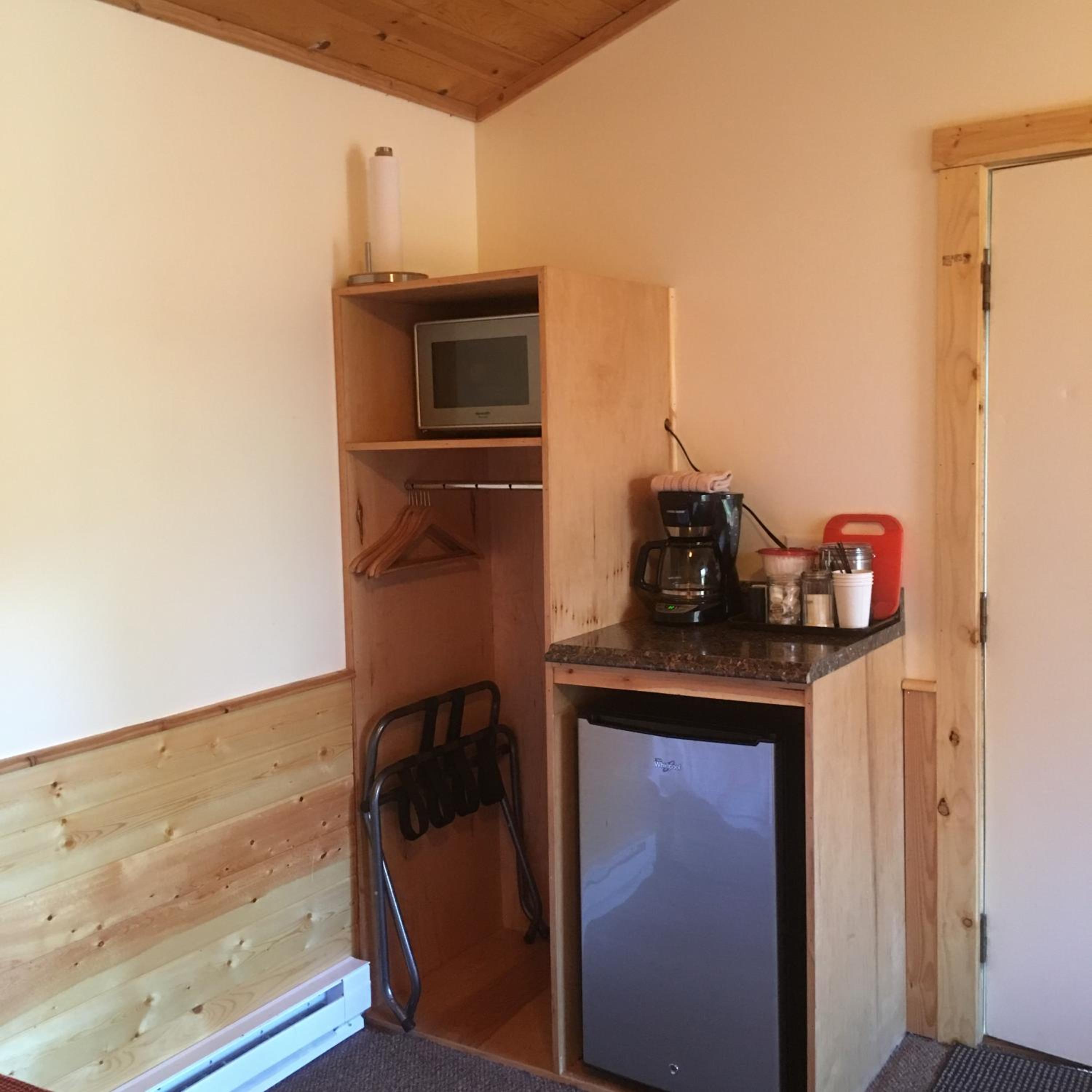 Cabin with Two Queen Beds