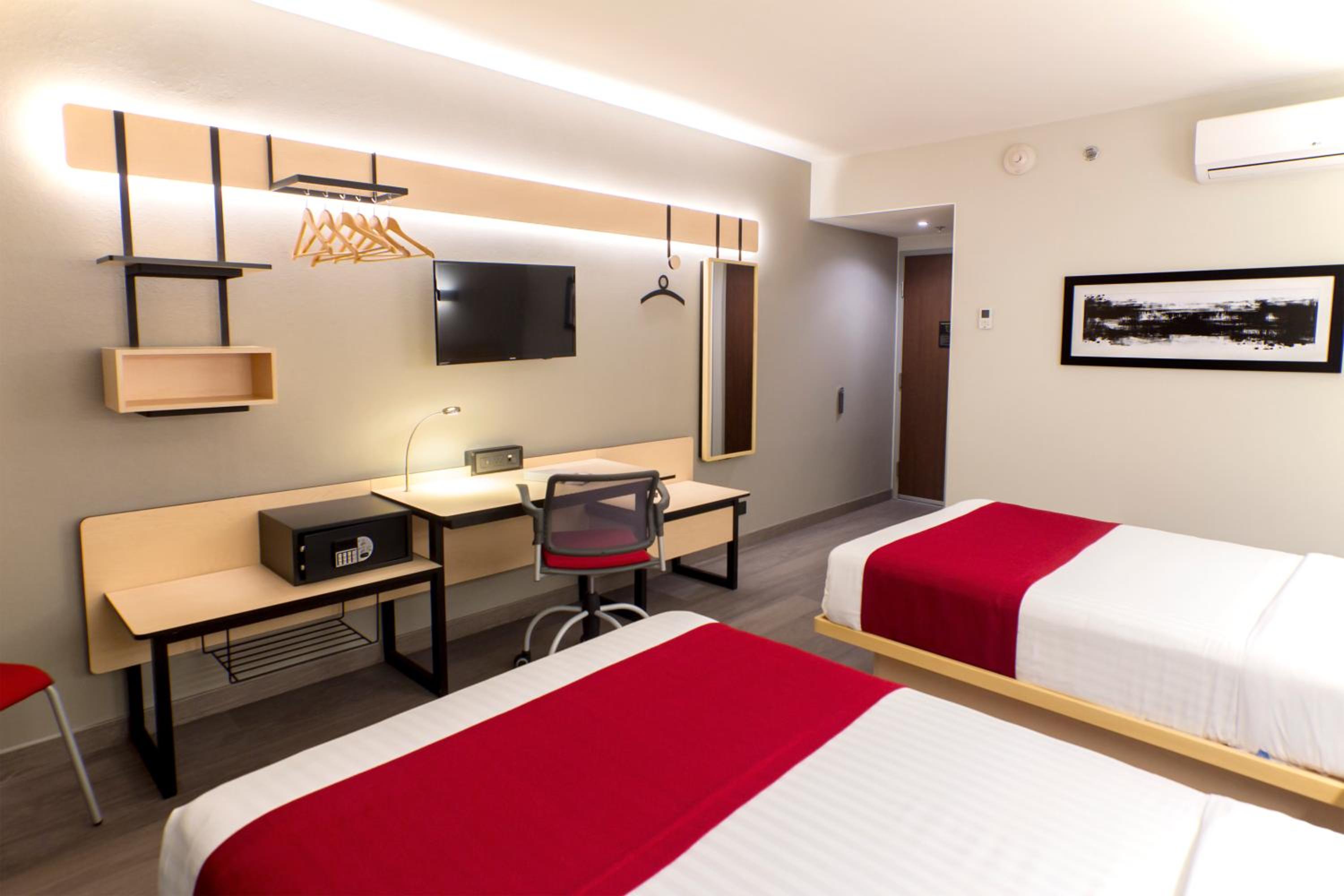 Double Room with Two Double Beds - Photo 9