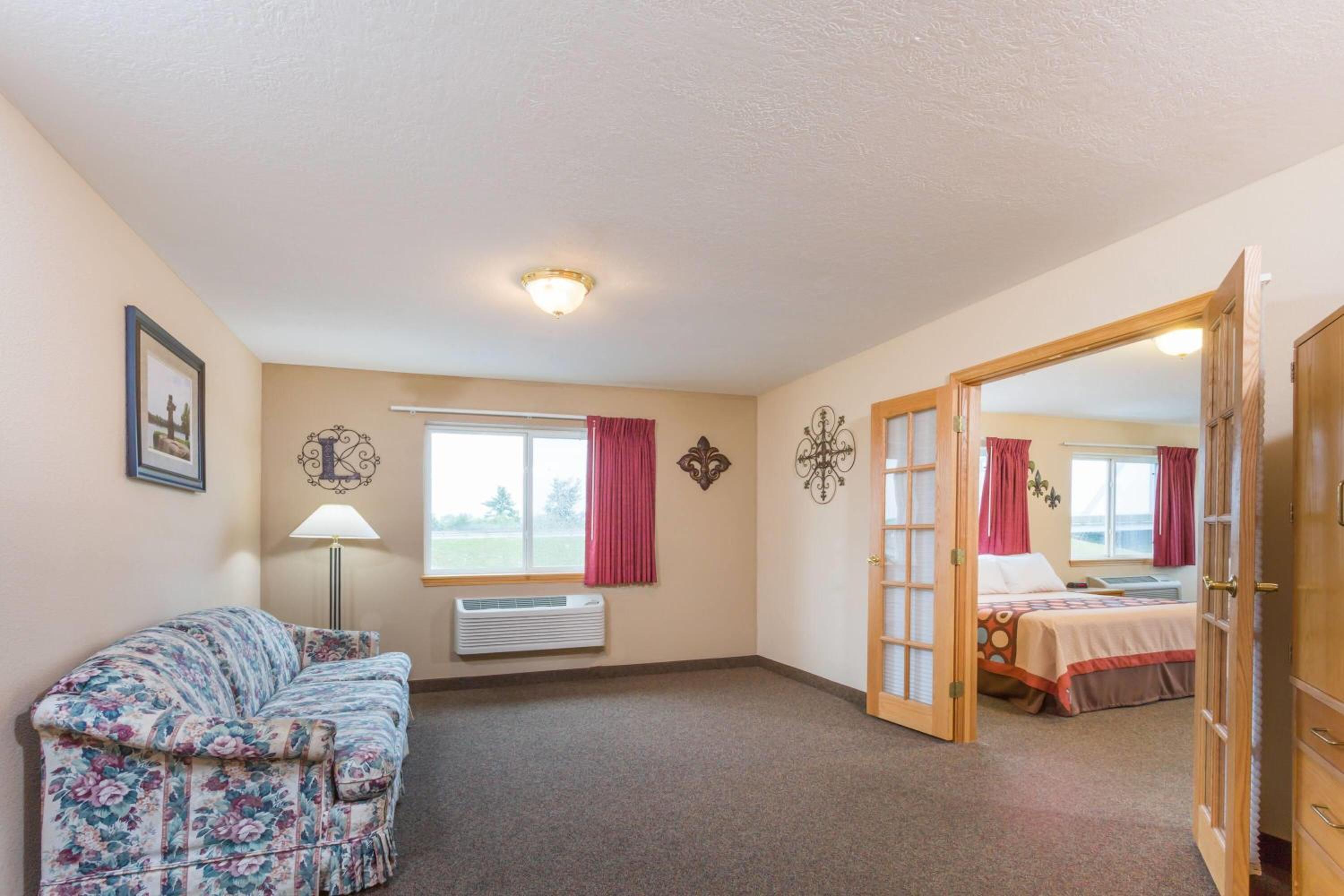 Executive King Suite with Balcony - Non -Smoking