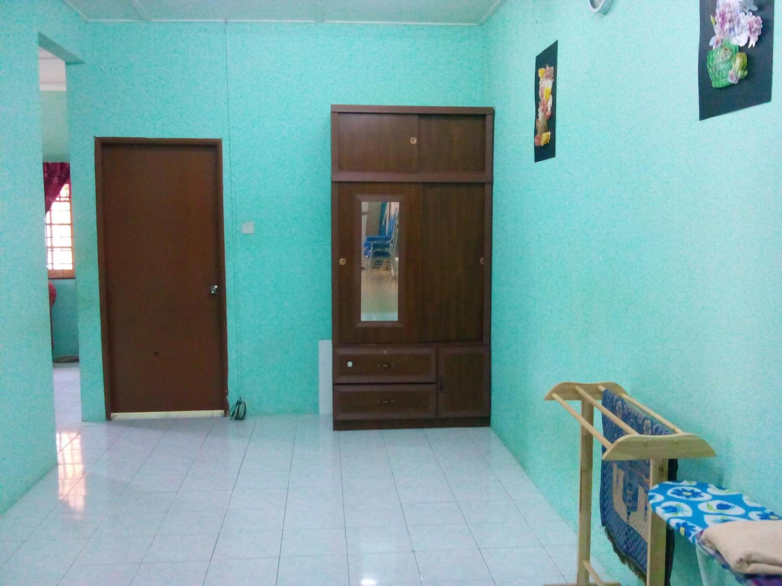 Three-Bedroom House photo 1