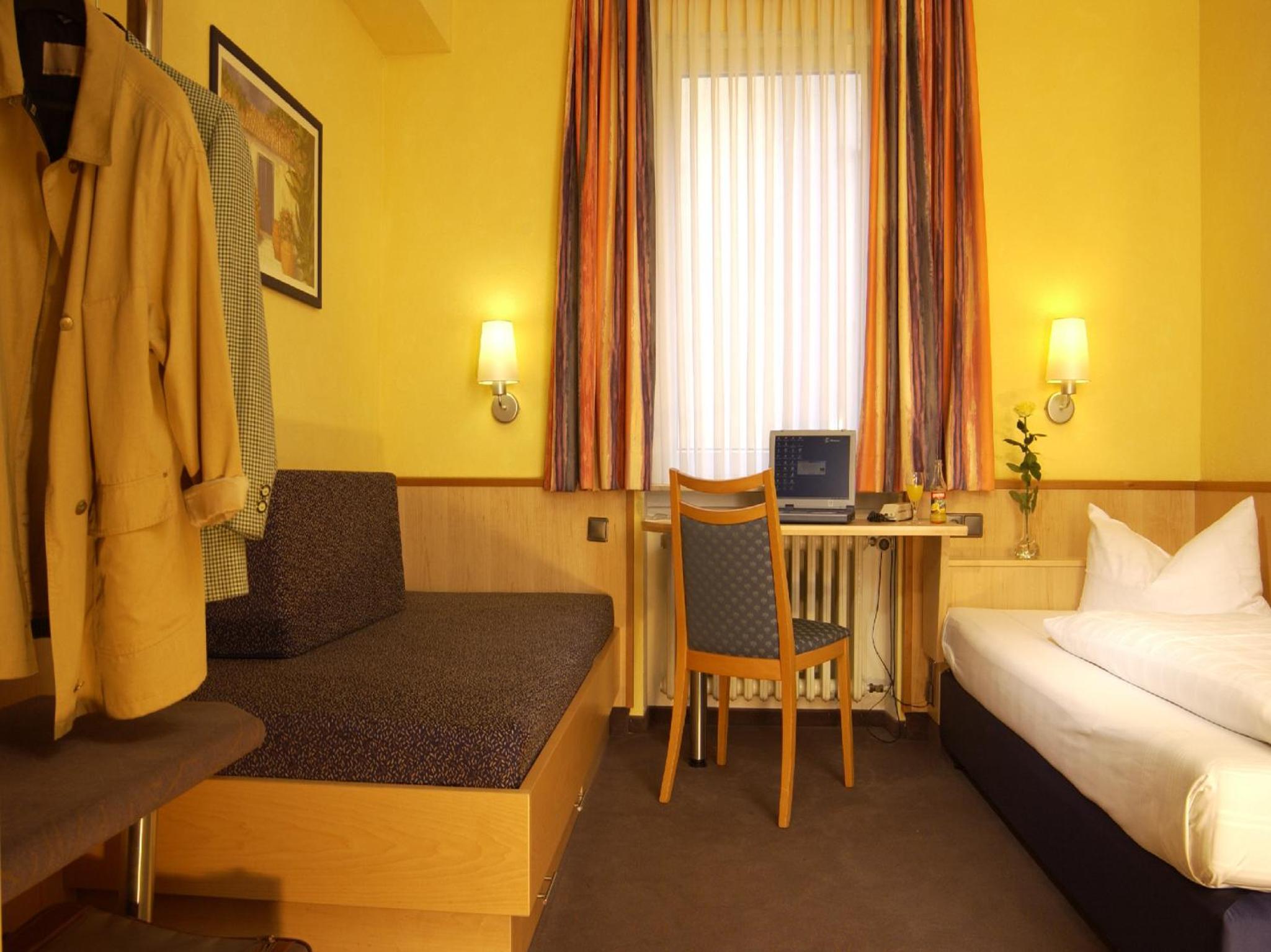 Twin Room - Photo 1