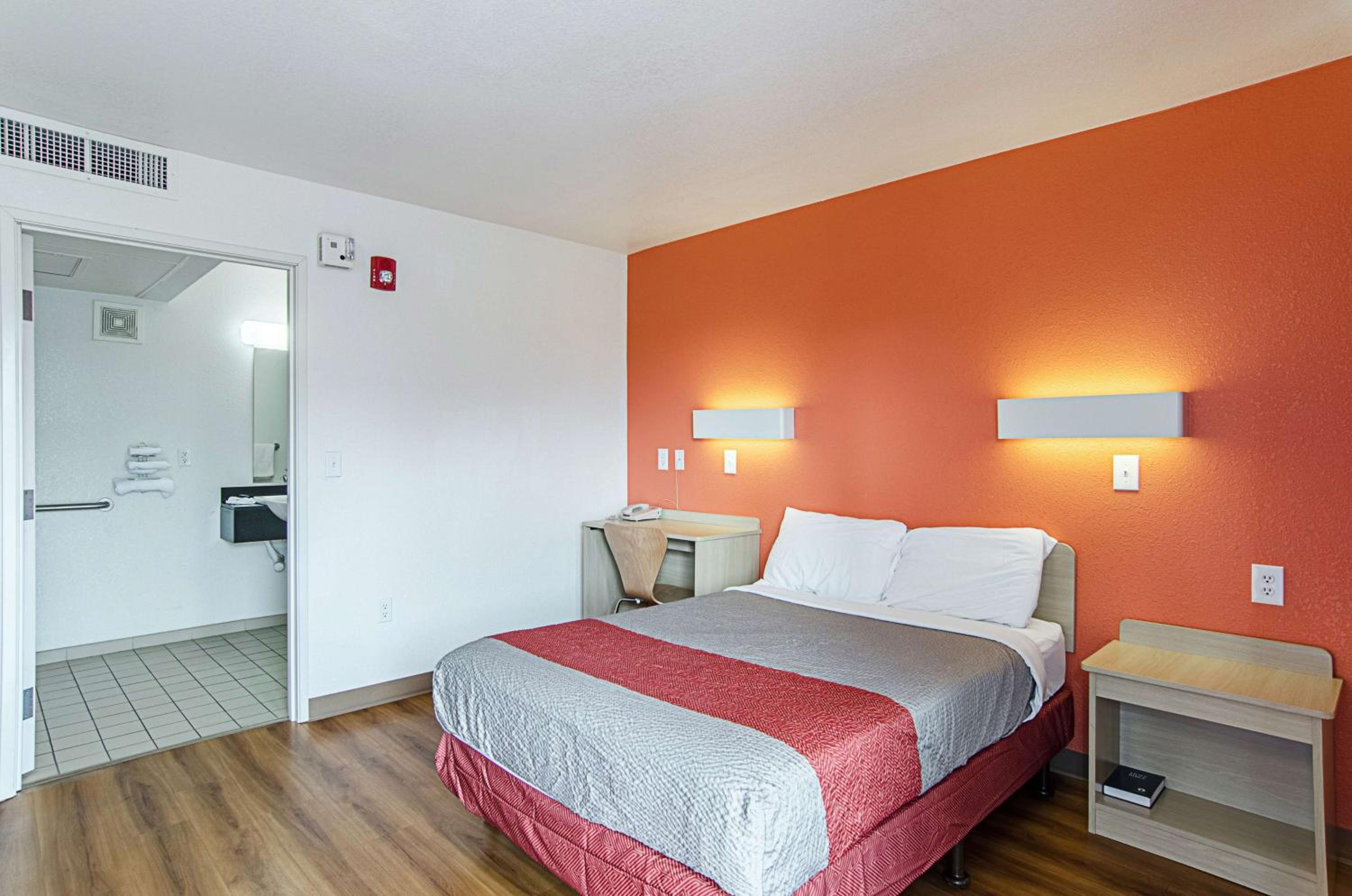 Deluxe Queen Room photo 2