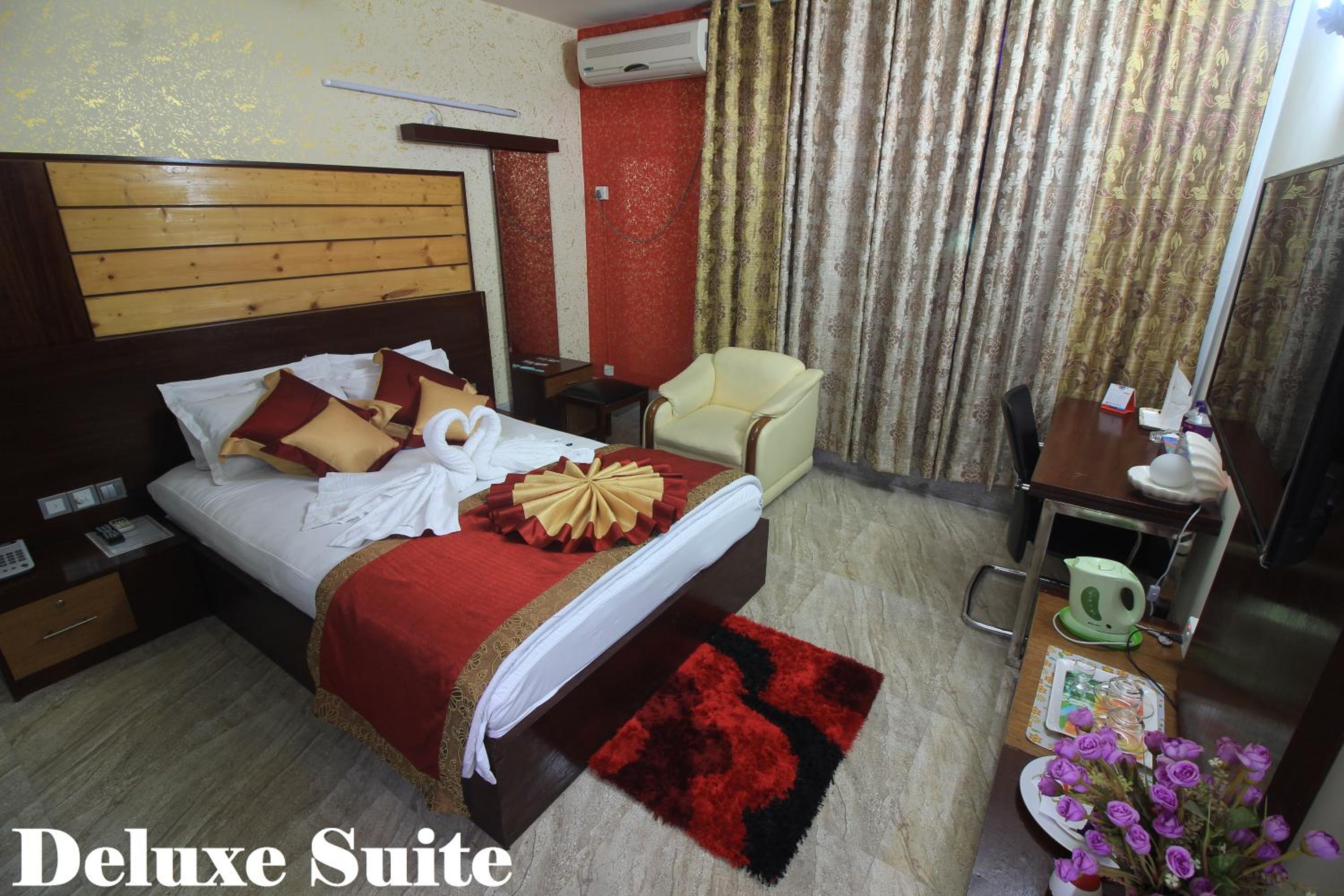 Deluxe Suite
