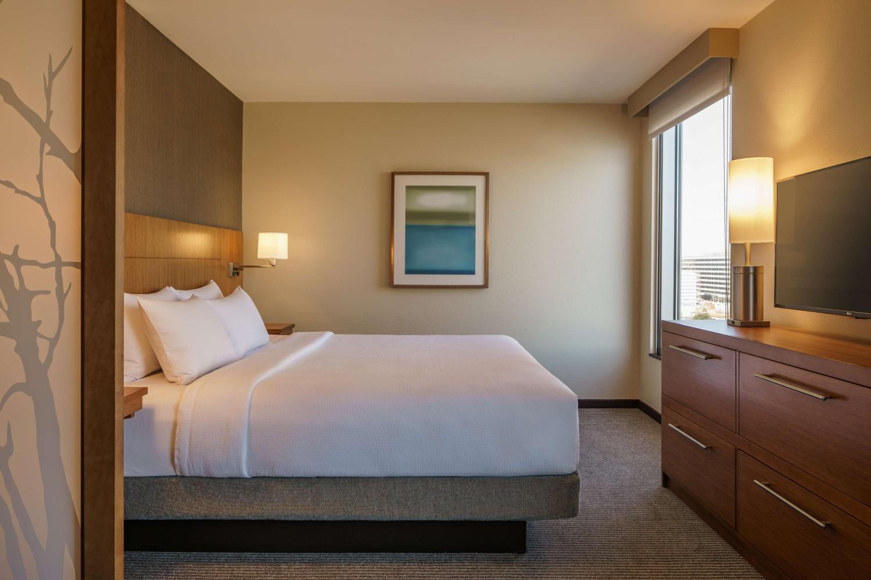 King Room with Sofa Bed photo 1