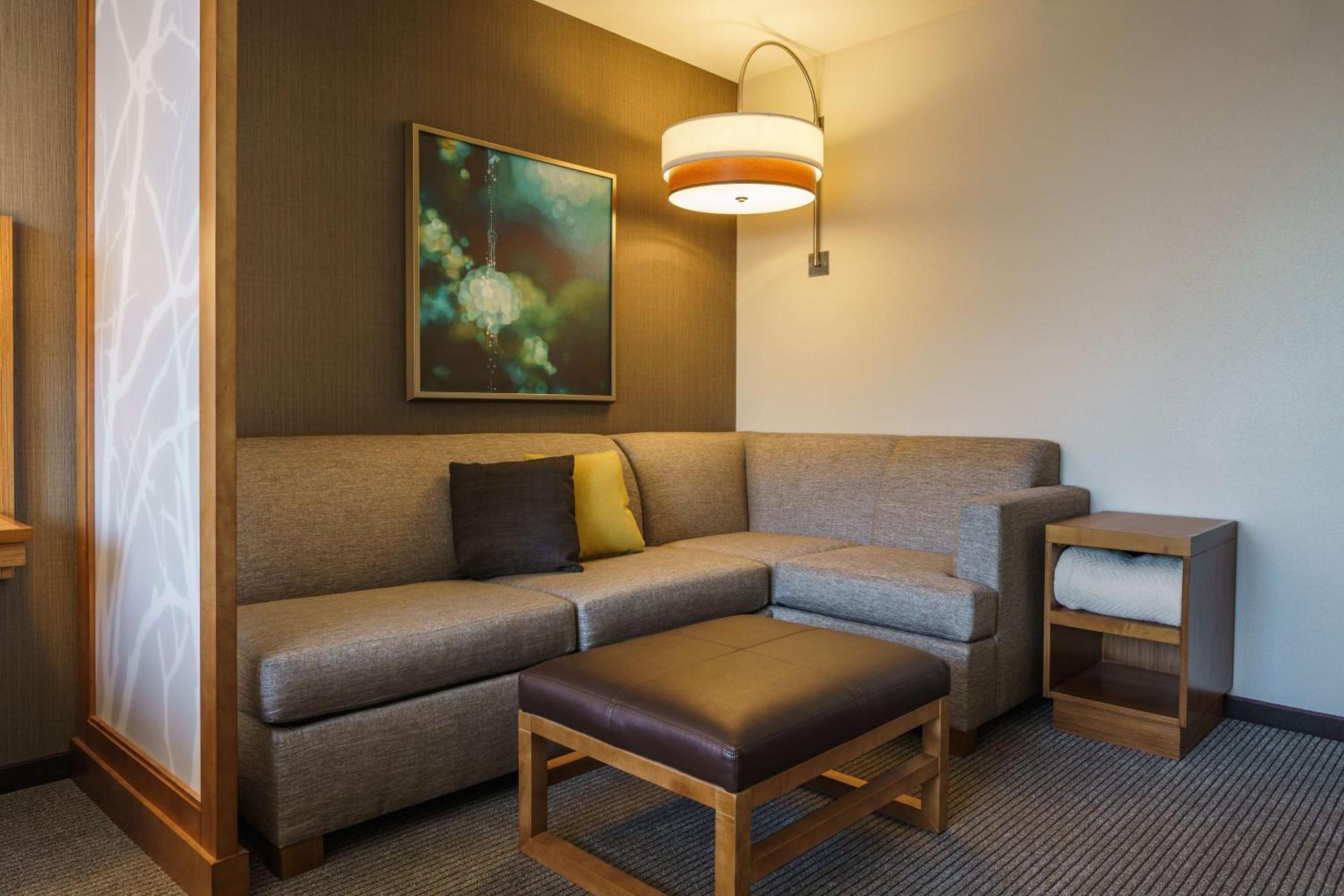 King Room with Sofa Bed photo 3