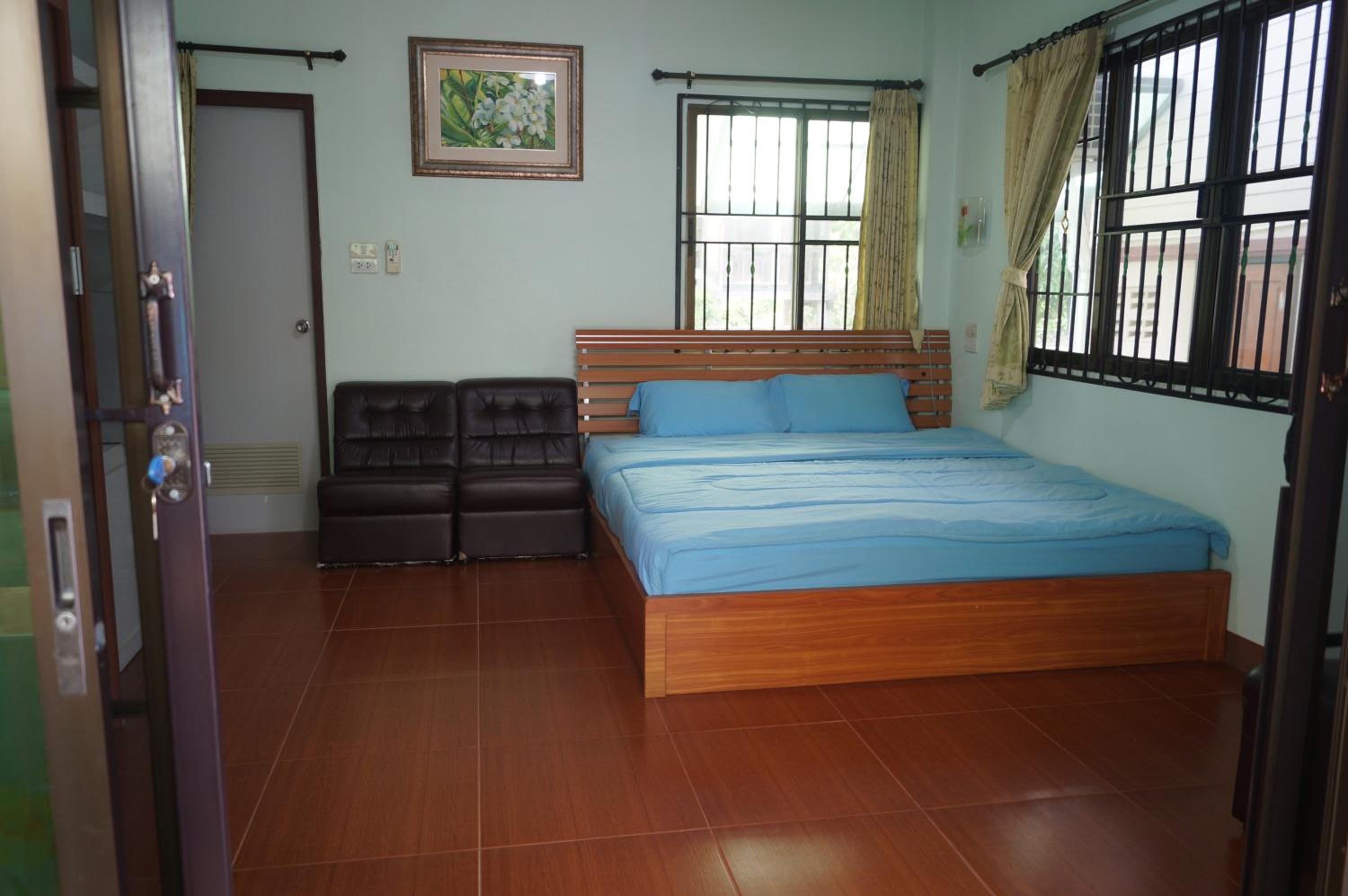 Double Room with Balcony (2 Adults + 1 Child) - Photo 2