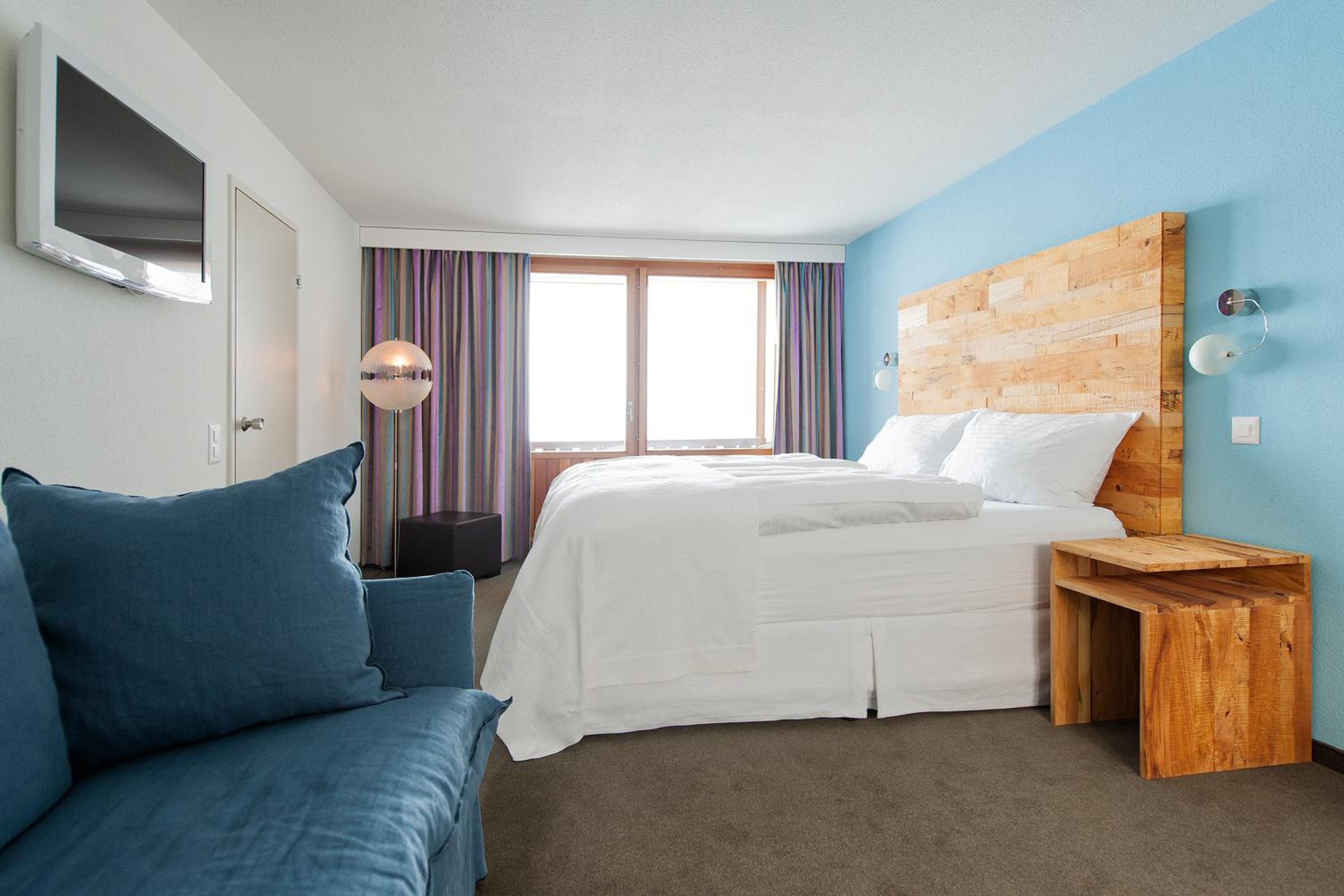 Deluxe Double Room with Balcony photo 3