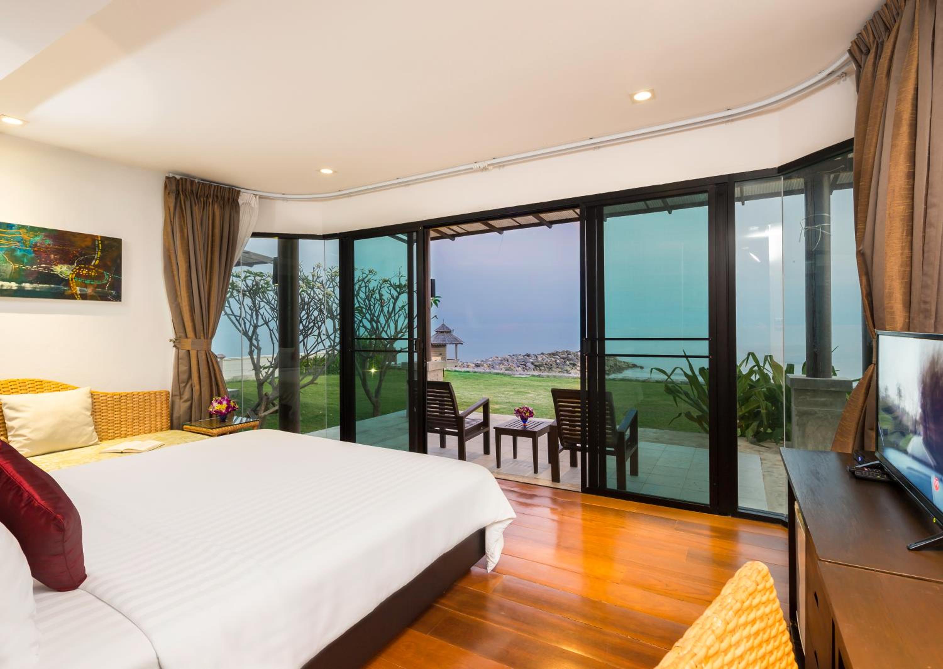 Villa - Beach Front photo 1