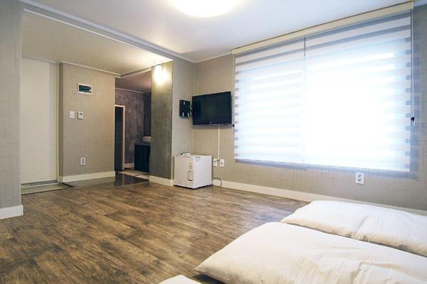 Triple Room - Photo 11