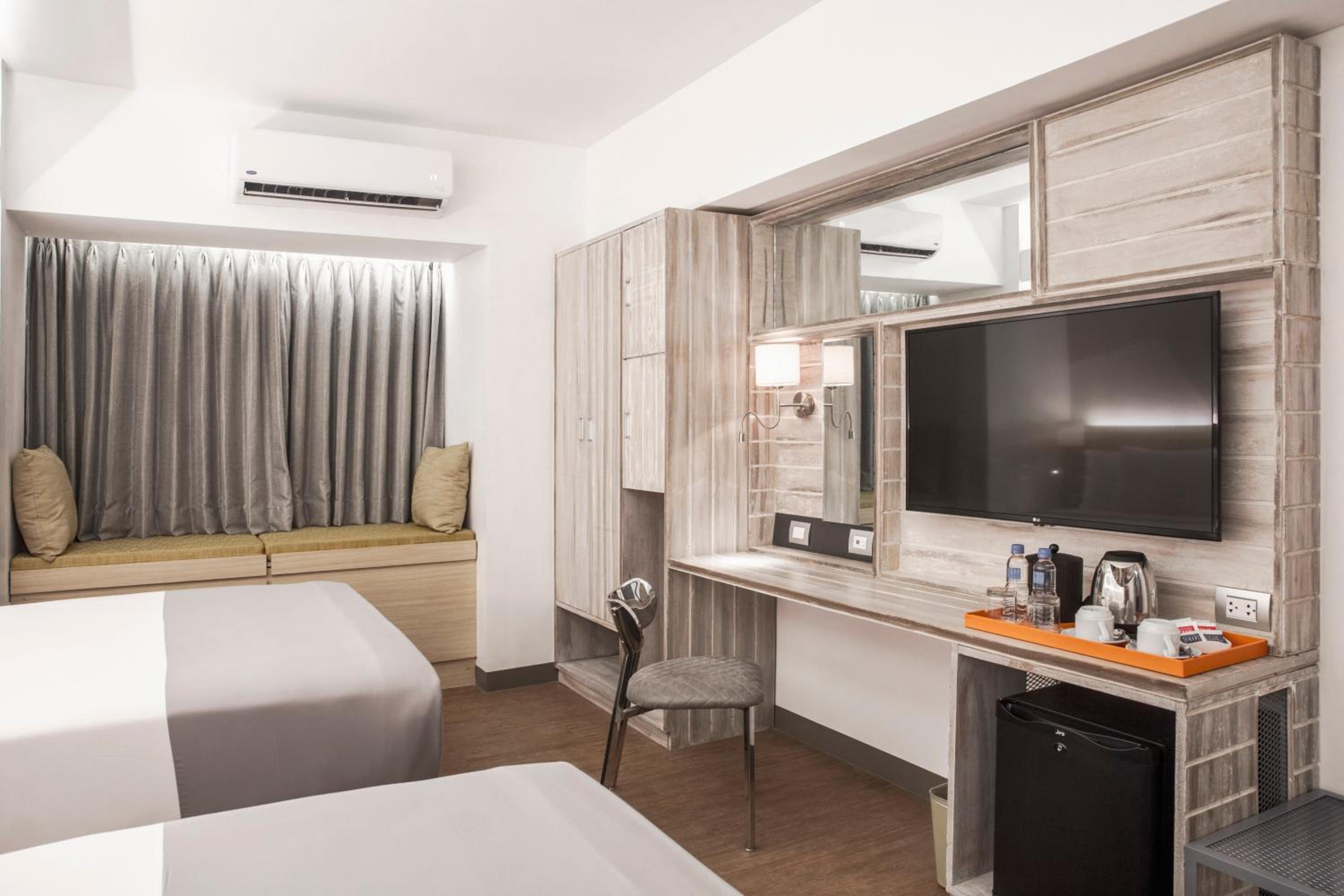 2 Queen Beds Cityscape TRYP Room - Photo 5
