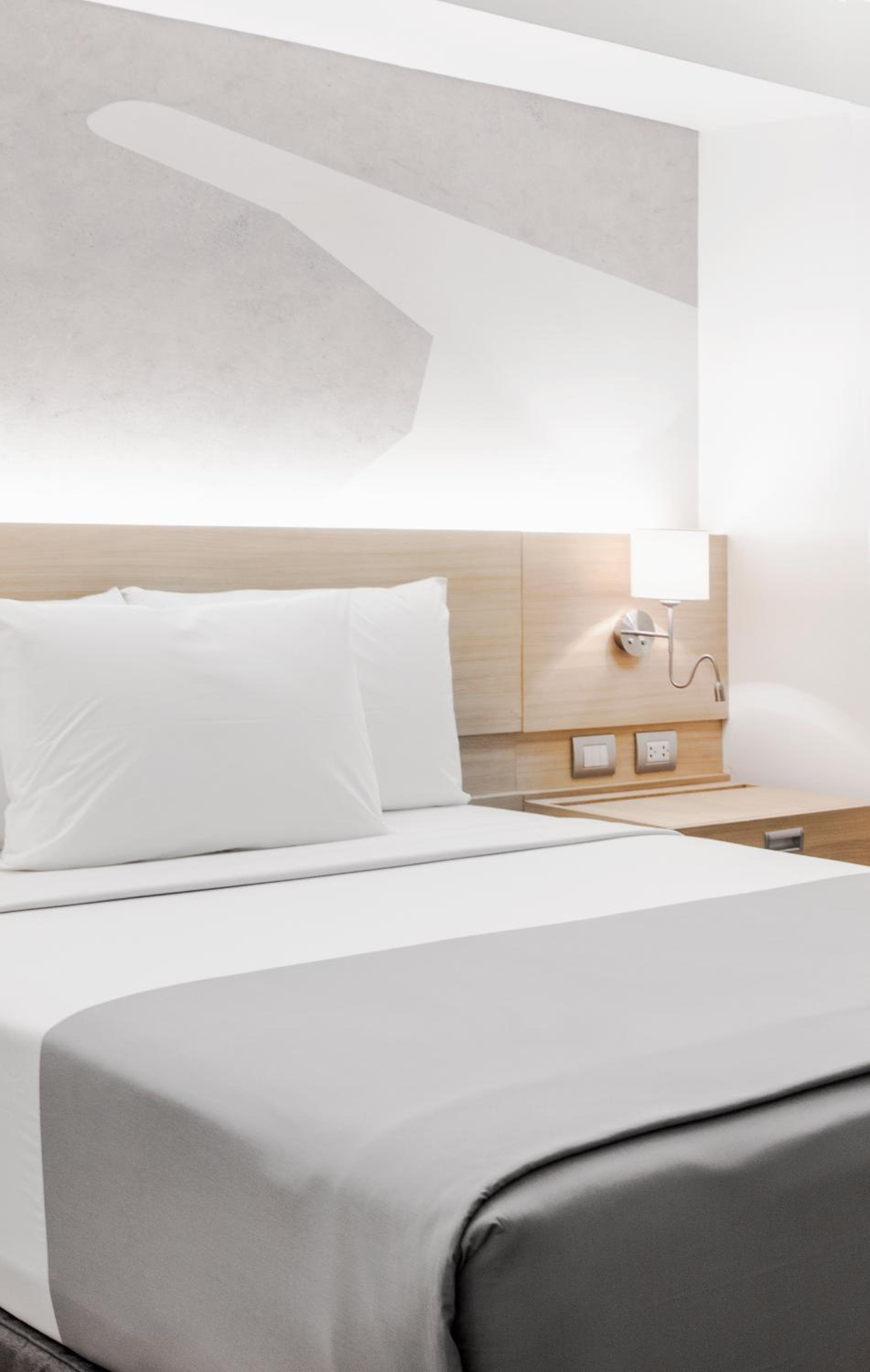 2 Queen Beds Cityscape TRYP Room - Photo 1