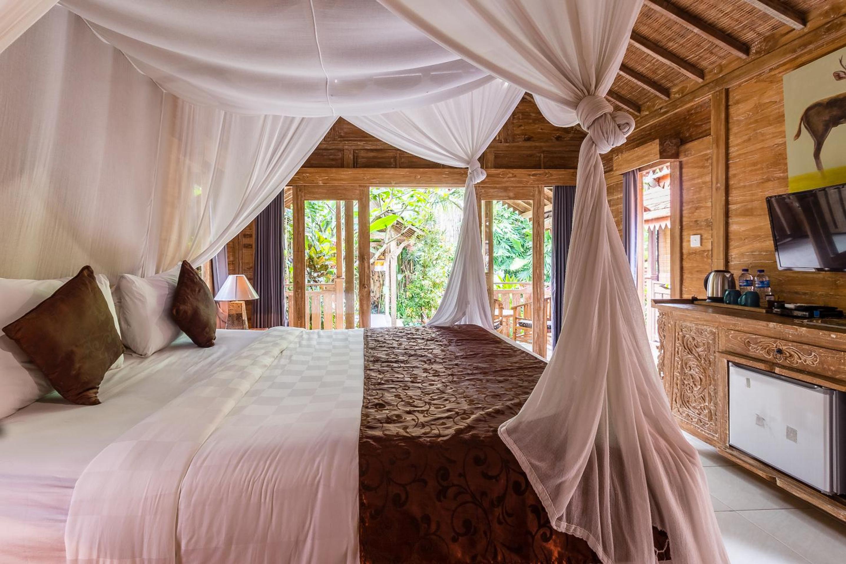 Wooden Suite with Pool View - Photo 1