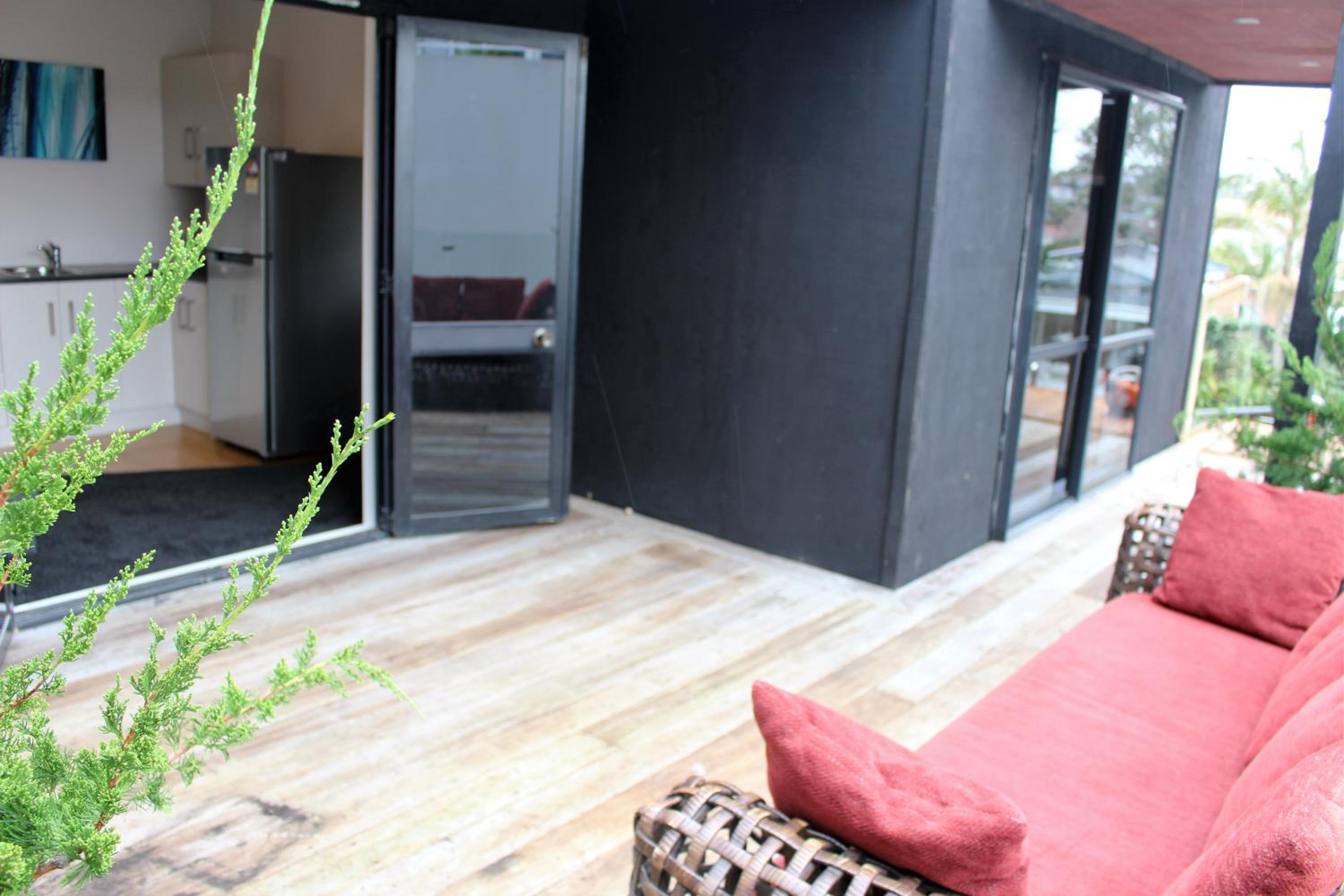 Apartment with Balcony - Photo 6
