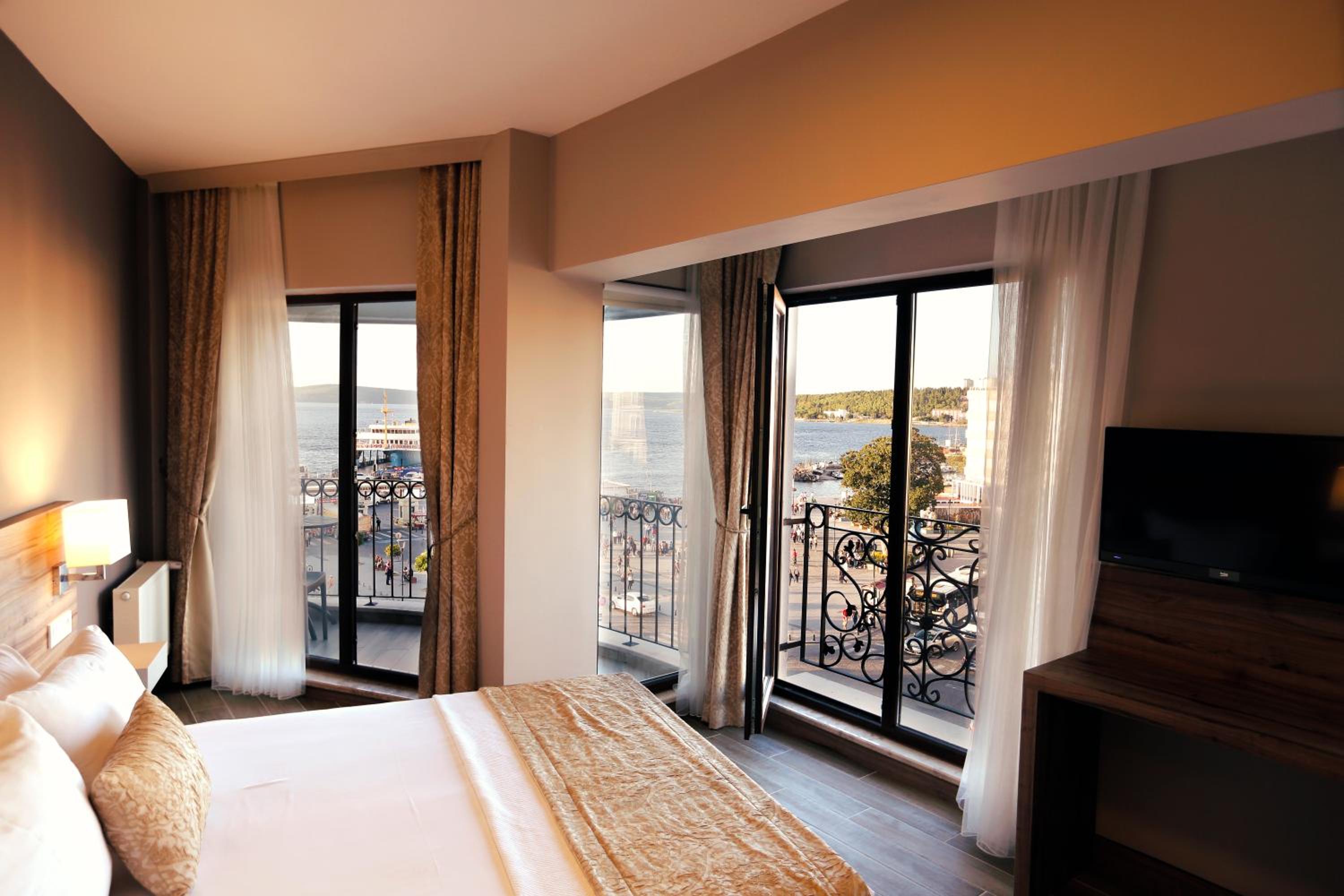 Deluxe Double Room with Sea View photo 2
