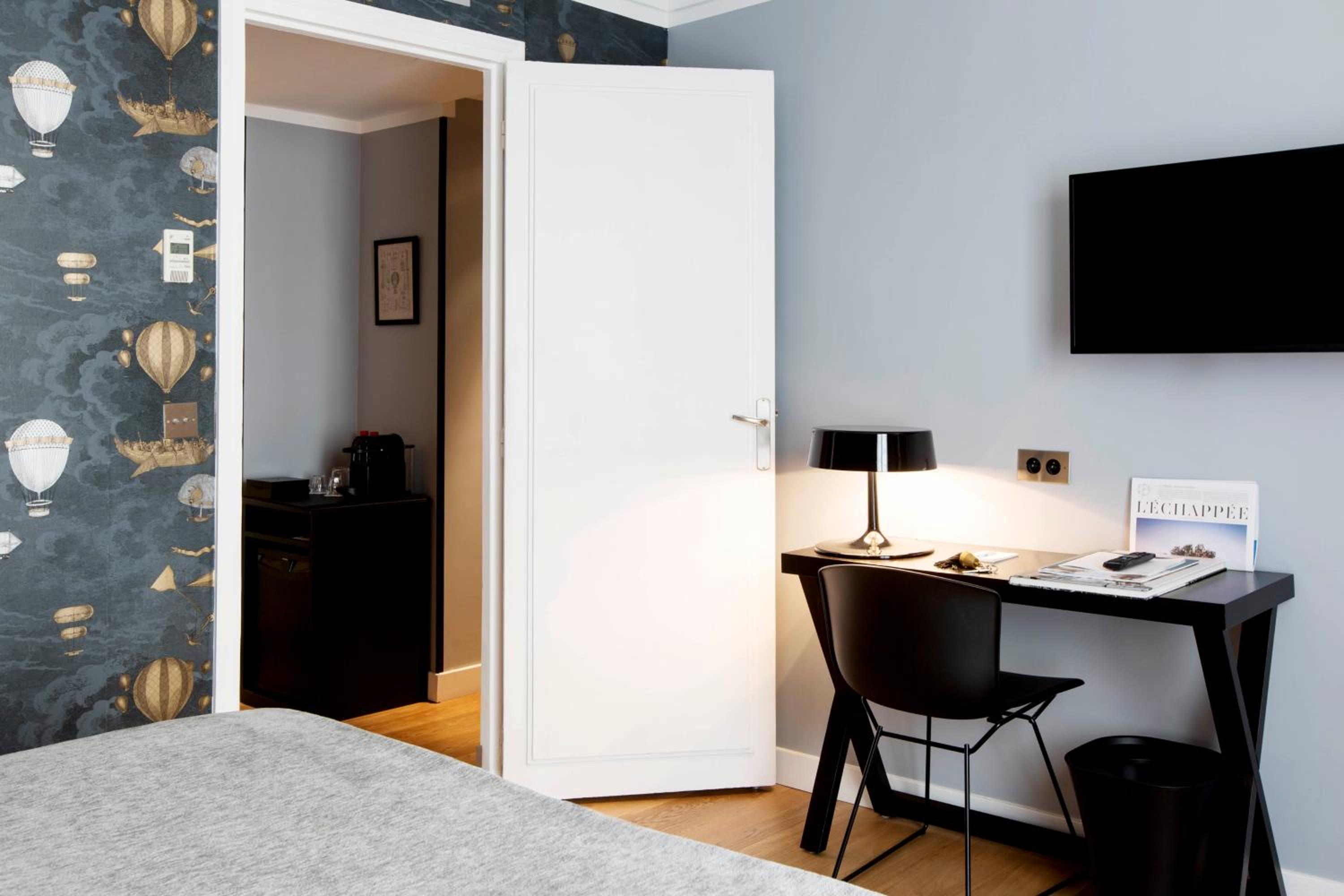 Elegance Double or Twin Room with Balcony photo 3