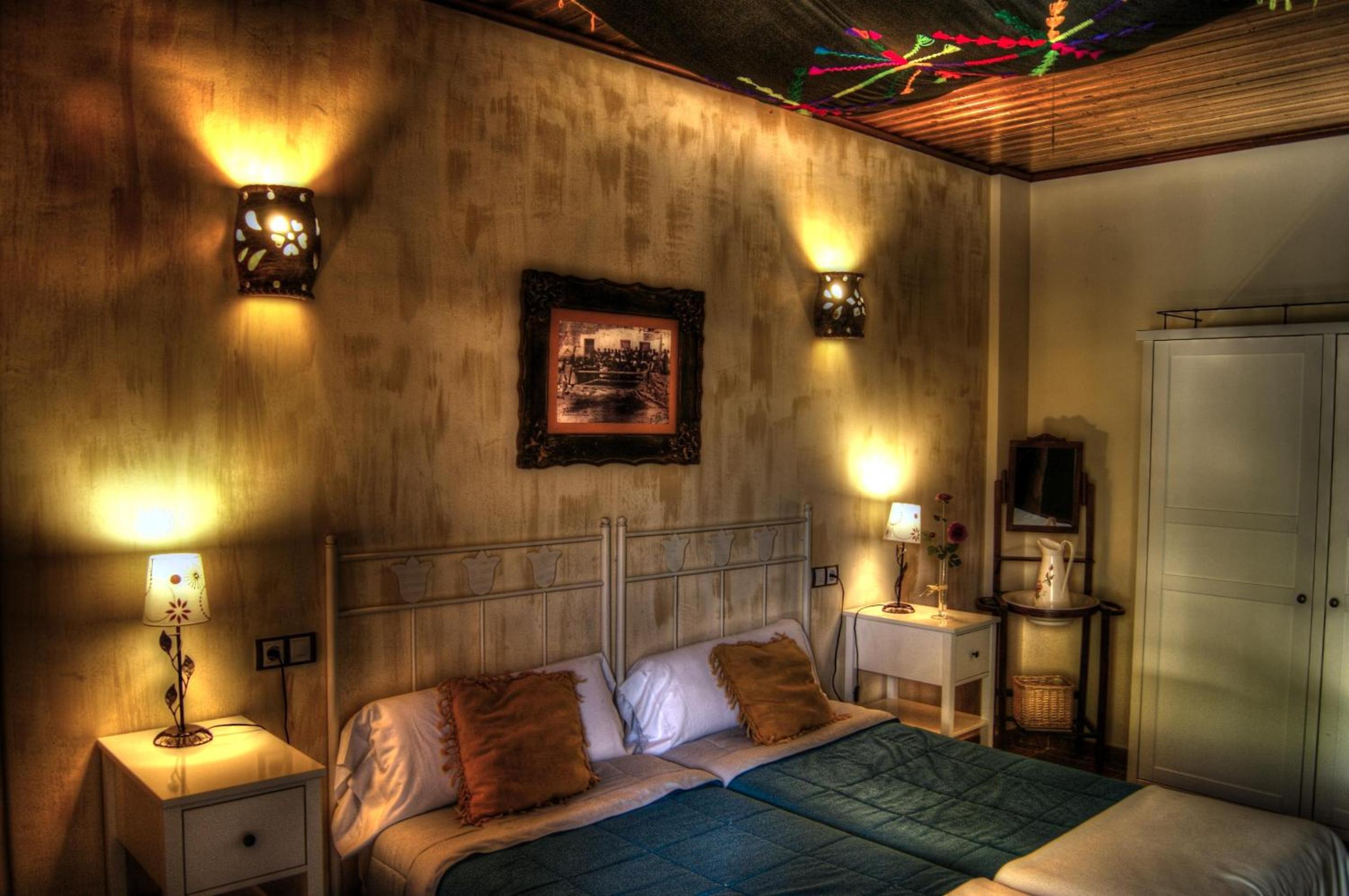 Double or Twin Room - Photo 15