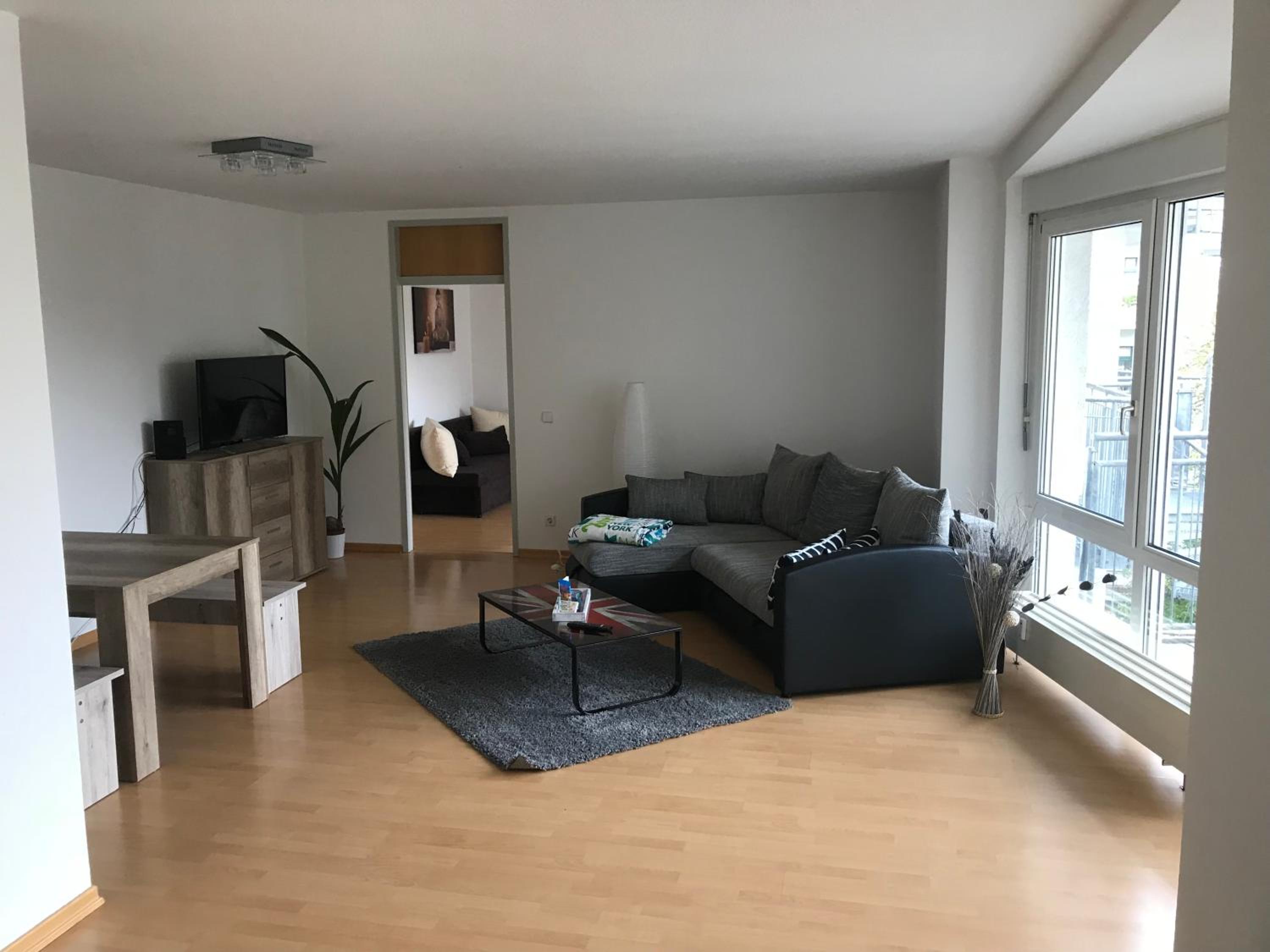 Apartment with Balcony - Photo 21