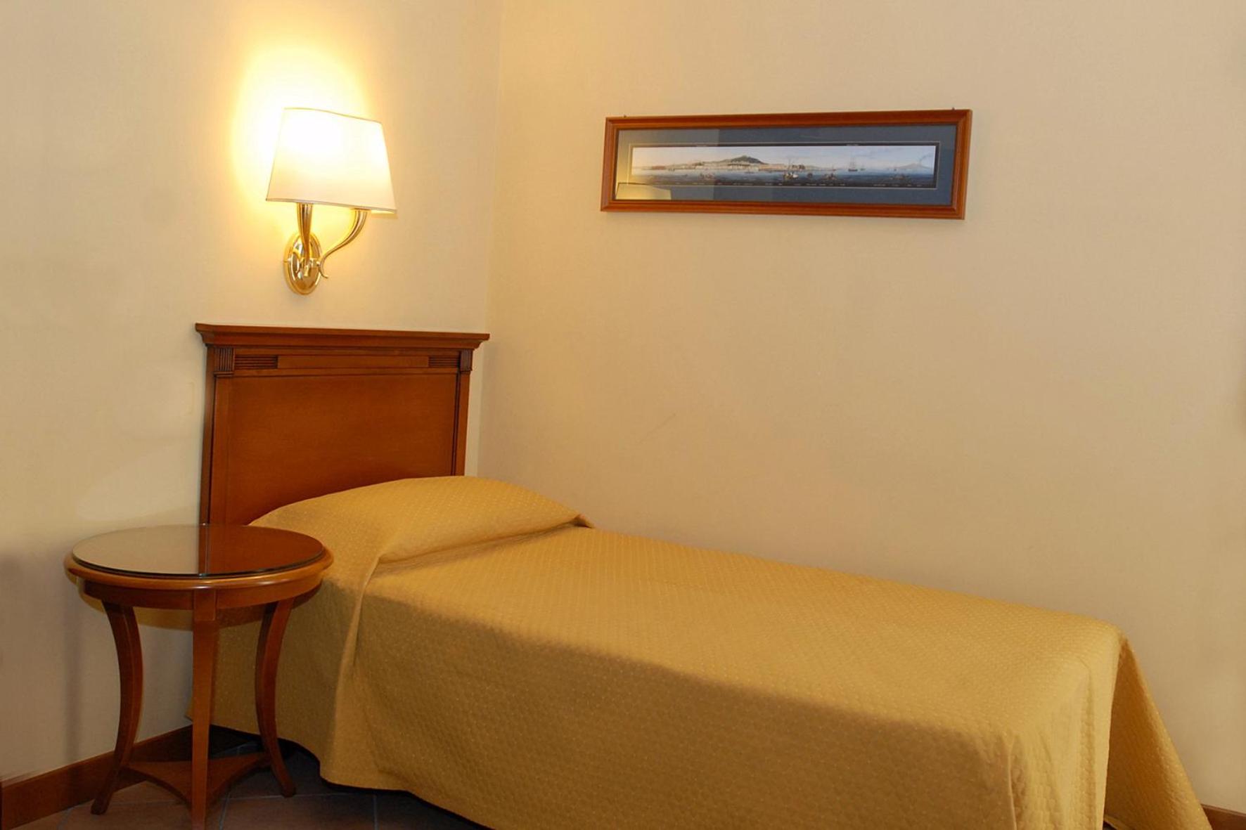 Single Room photo 3