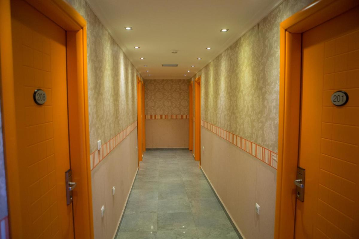 Basic Triple Room photo 1