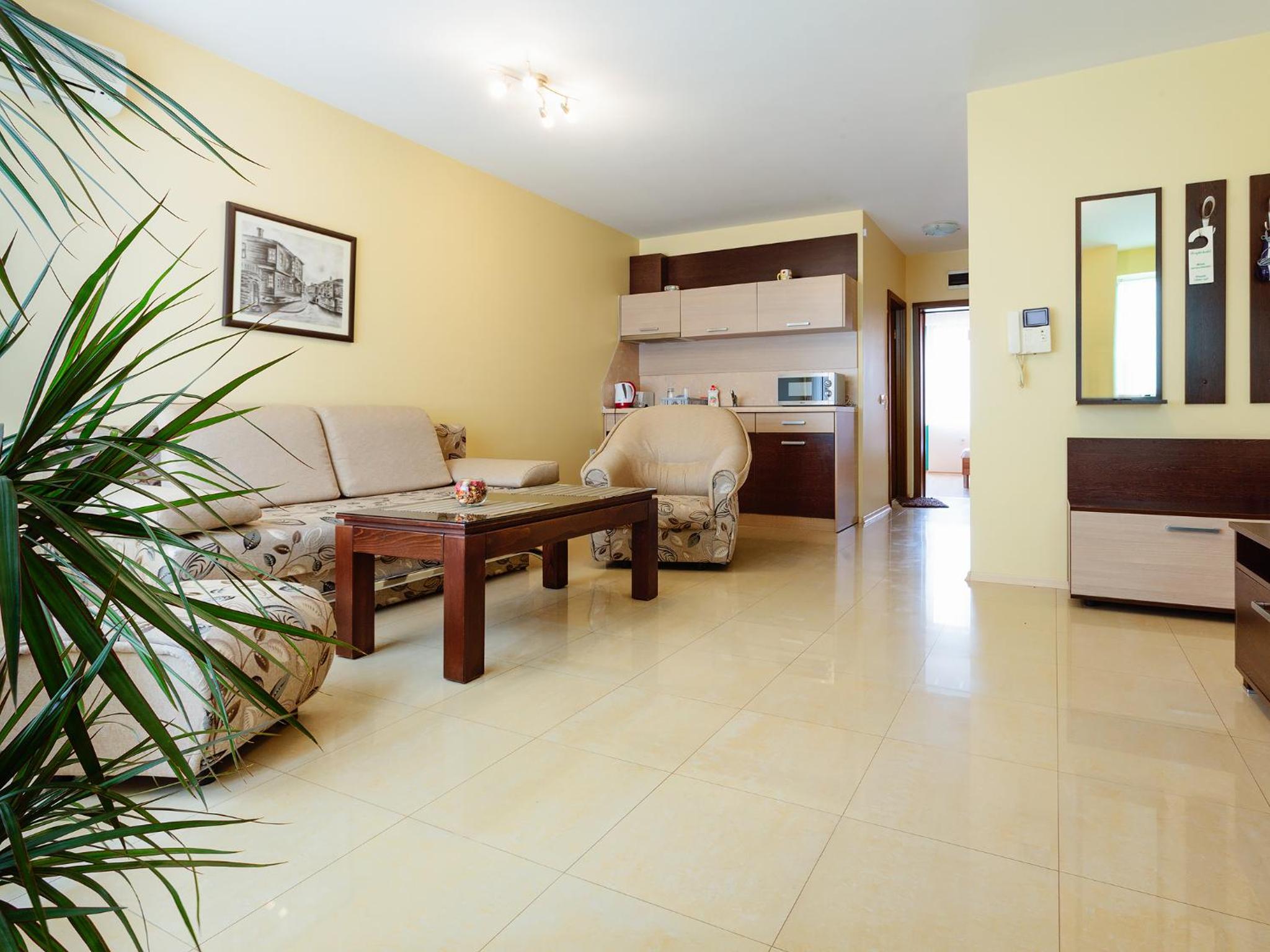 Deluxe Apartment with Terrace - Photo 8