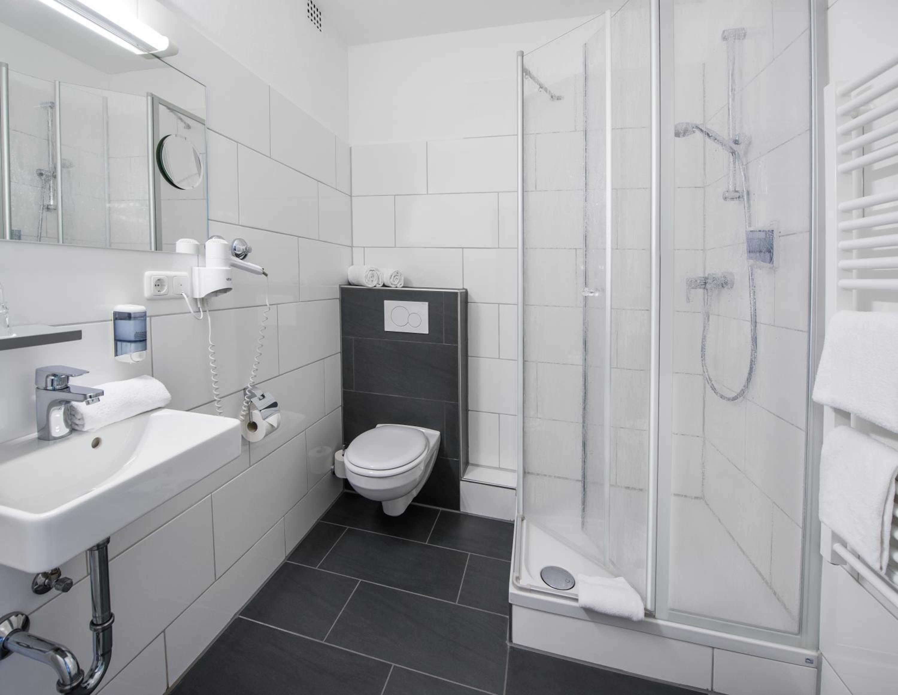 Standard Double Room - Photo 2