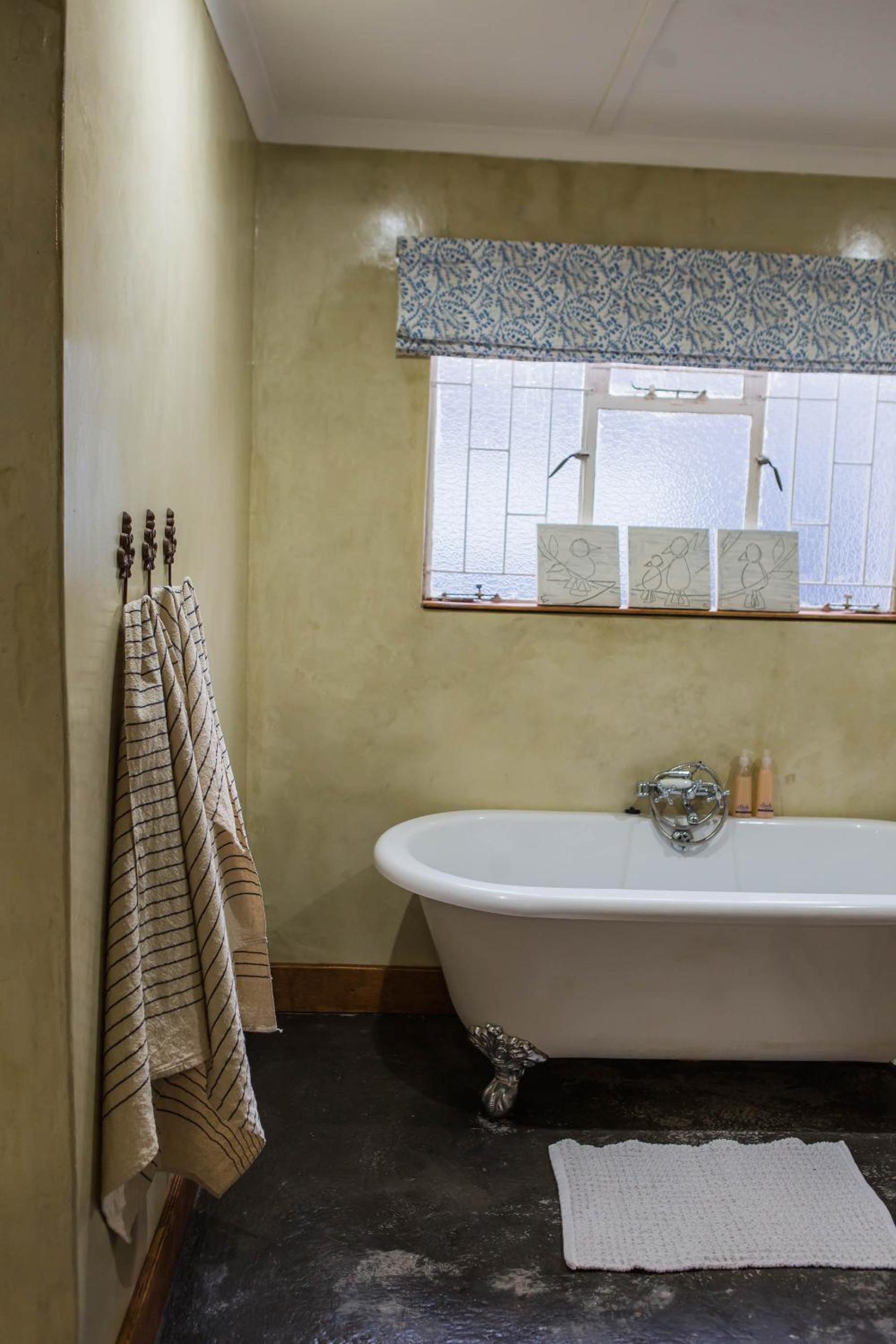 Superior King Room - Photo 8