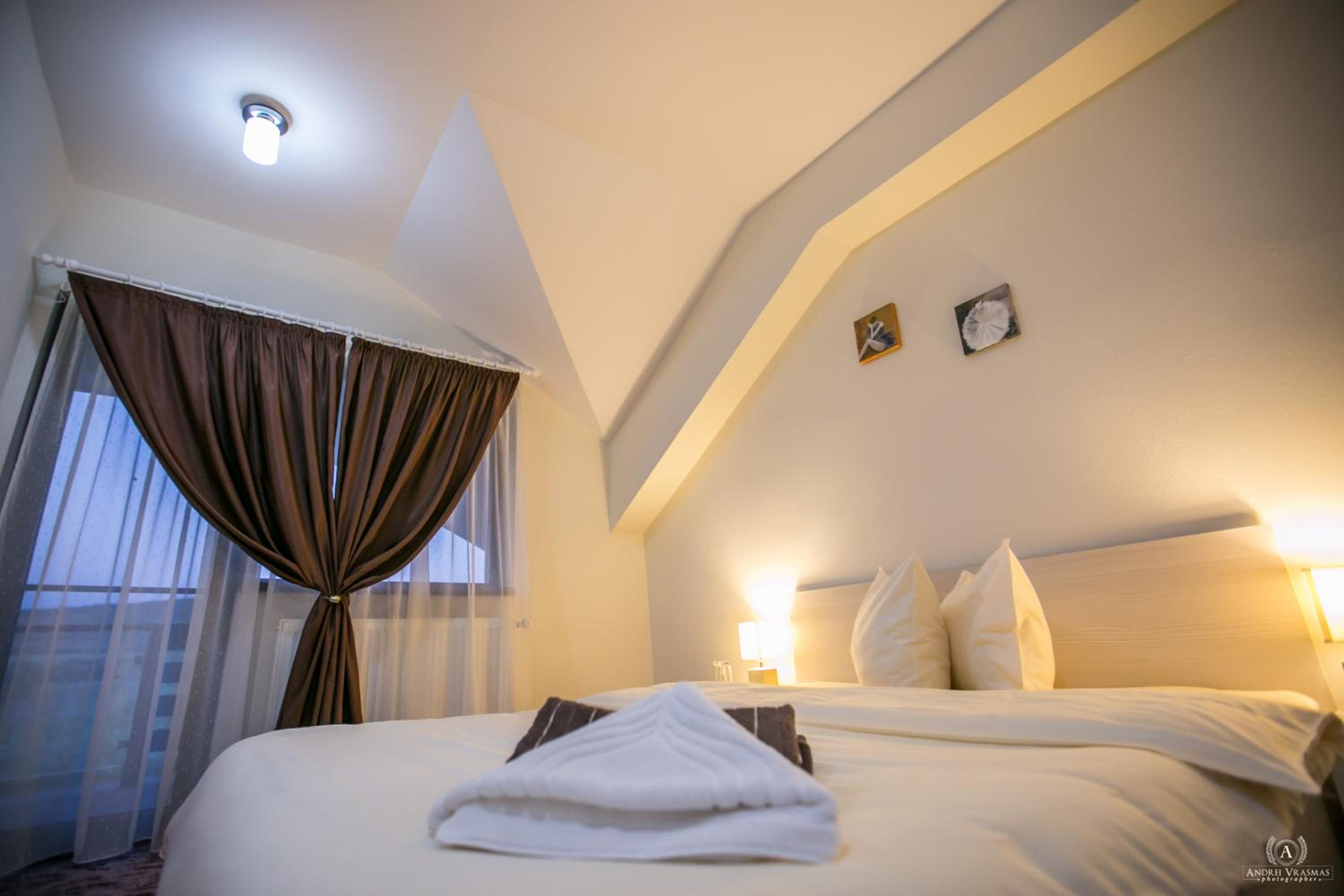 Standard King Room - Photo 1