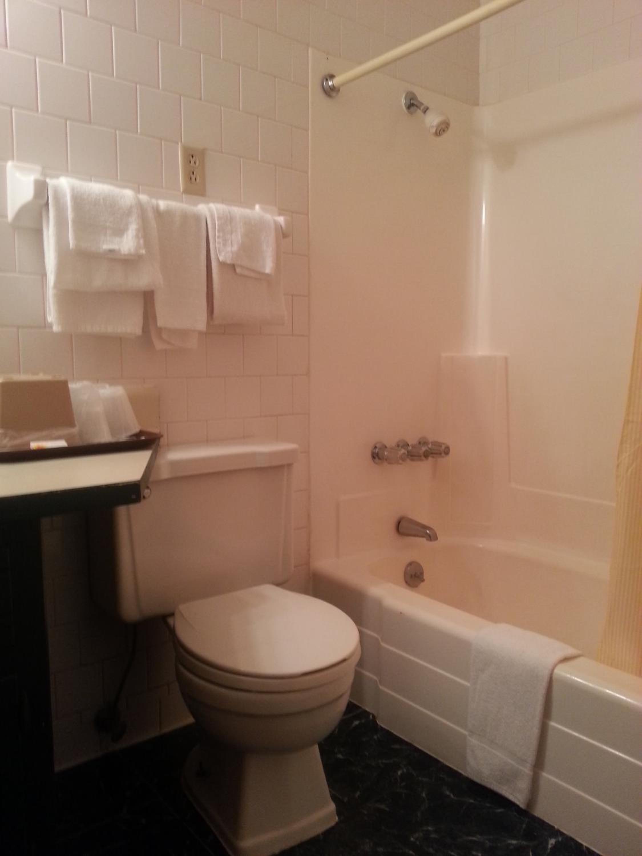 Double Room with Four Double Beds - Non-Smoking photo 2