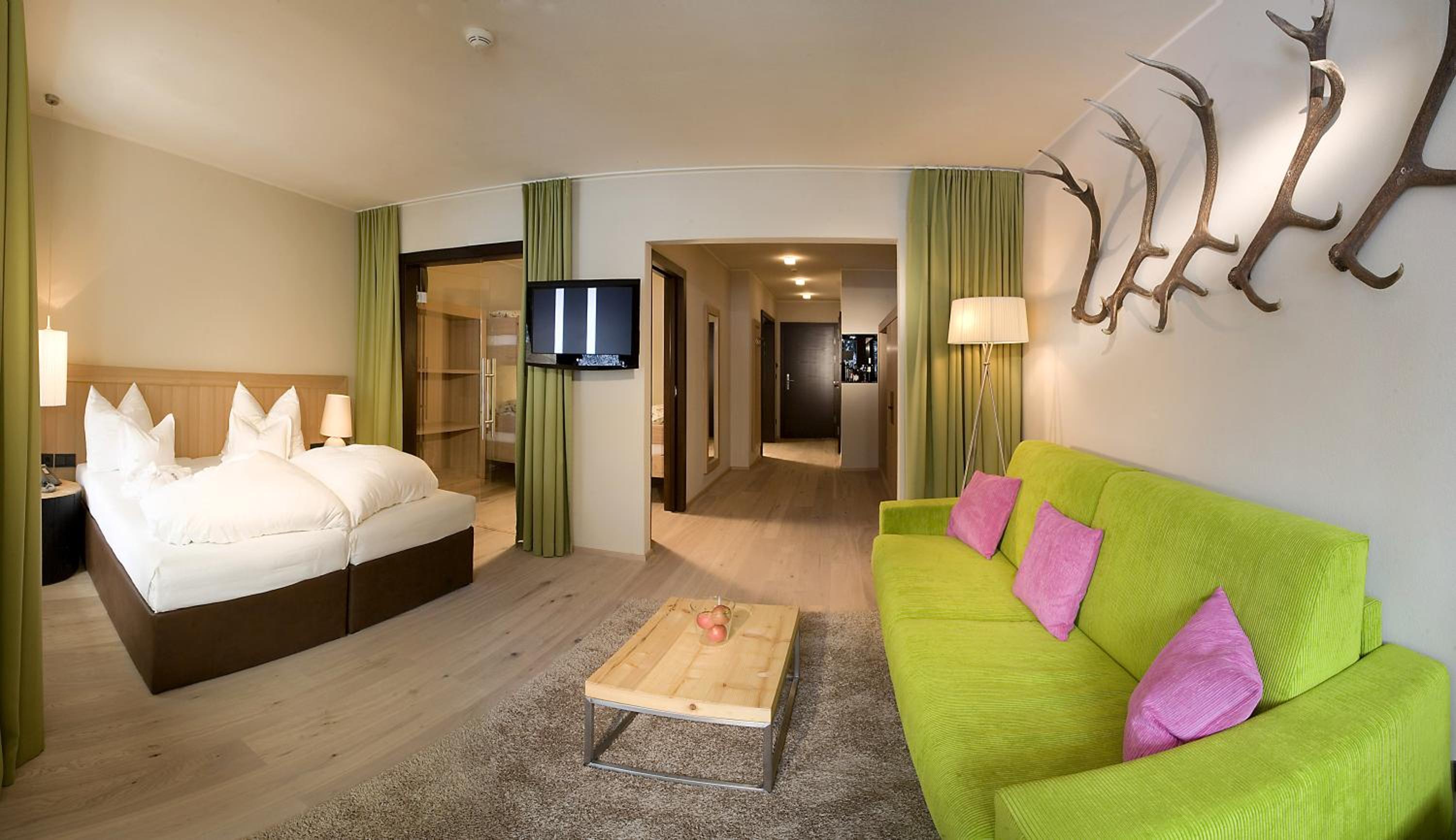Suite with Lake View photo 3