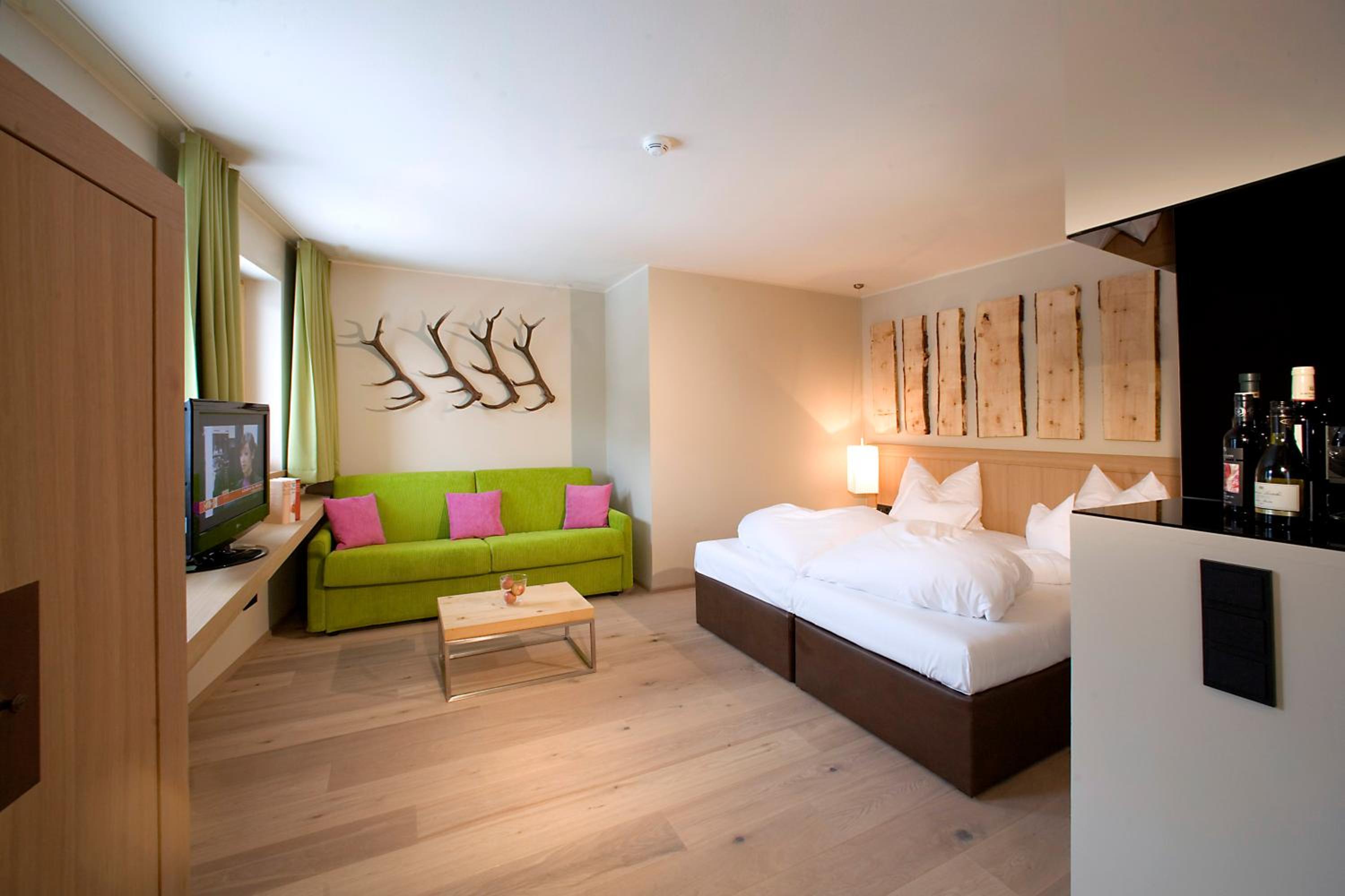 Suite with Spa Bath photo 2