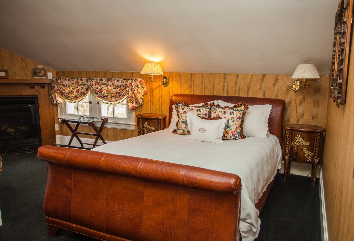 Queen Room photo 1