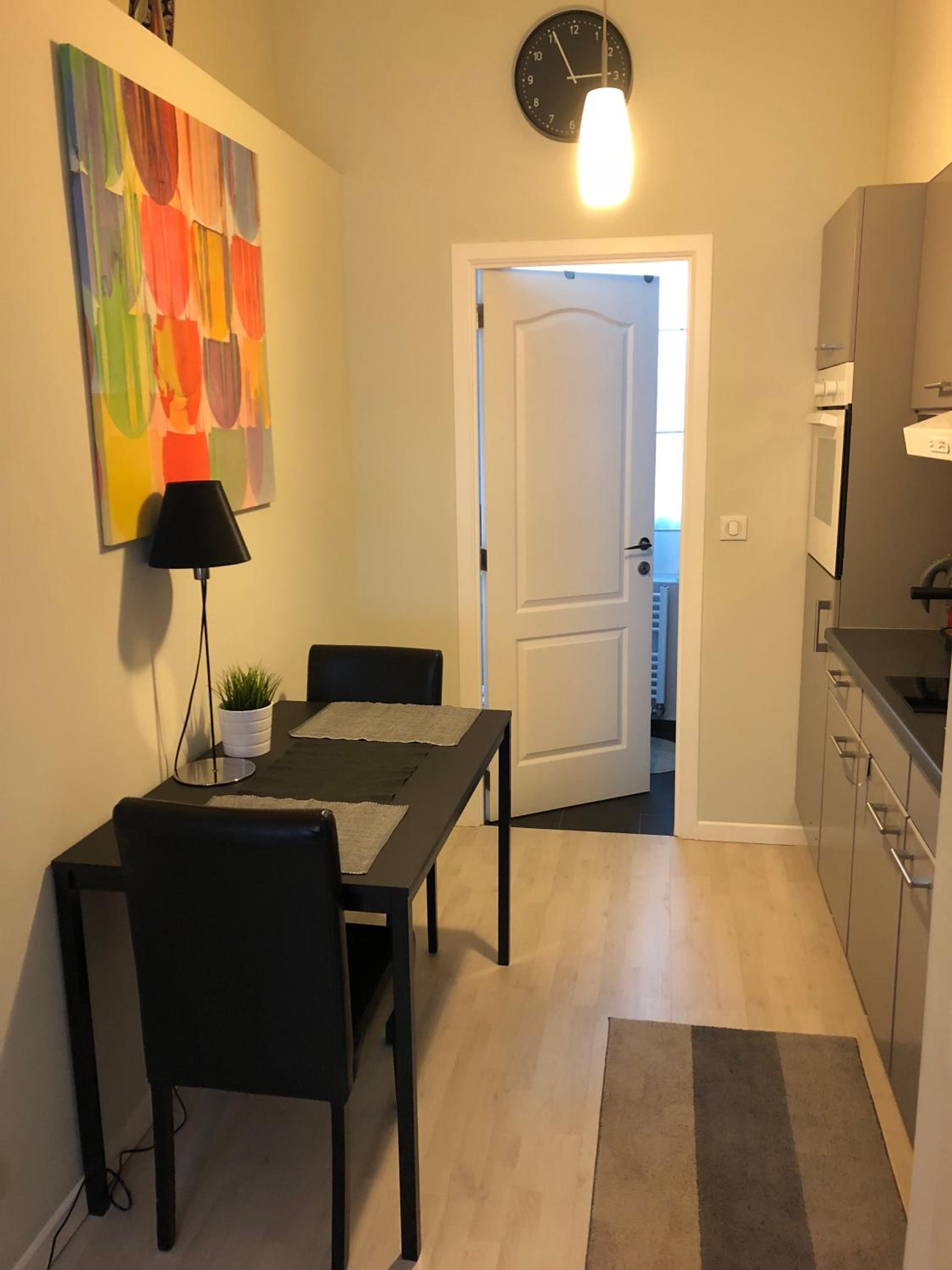Studio Apartment - Photo 2